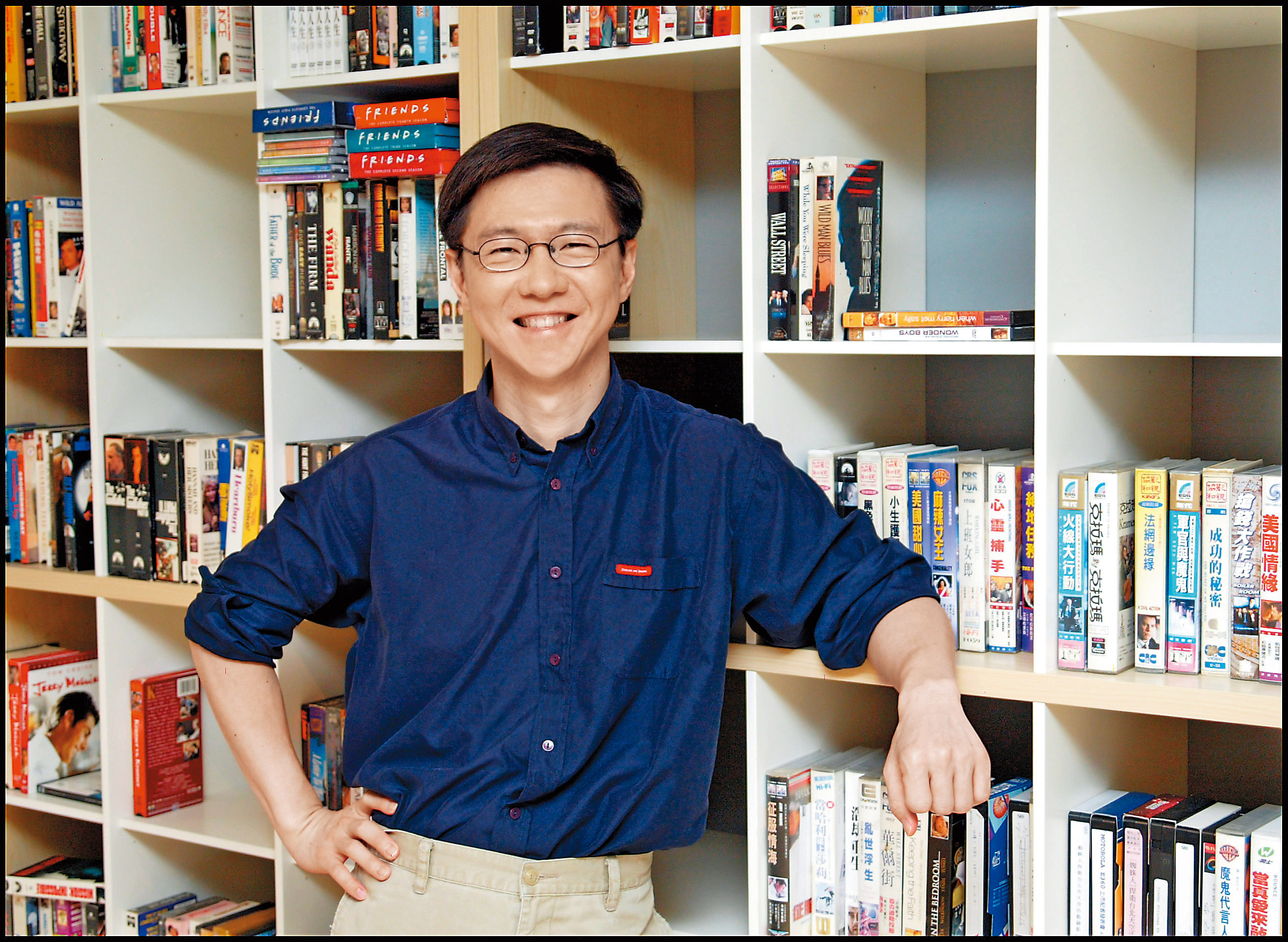 作家王文華感情成謎多年,傳出與小19歲女友低調結婚的消息,在50歲前終結單身。(翻攝自愛的依學院部落格)