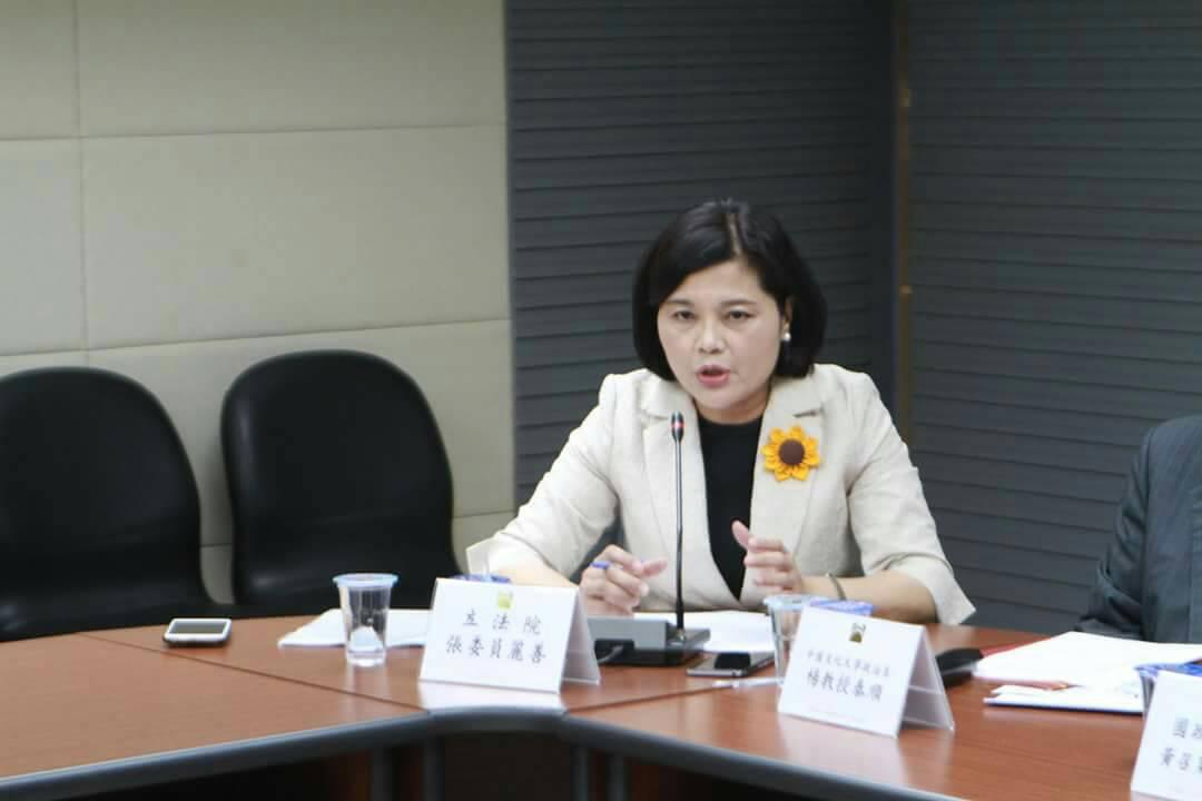 國民黨立委張麗善接獲多名幫助詐欺犯民眾陳情,提案修法來保障當事人訴訟權益。(翻攝自張麗善臉書)