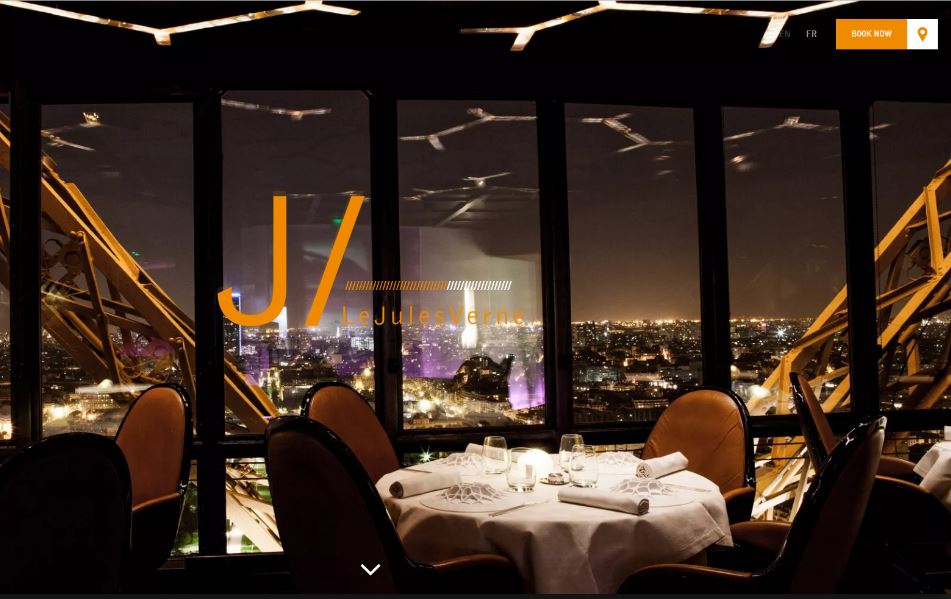 米其林餐廳「Le Jules Verne」位在艾菲爾鐵塔上，法國總統馬克宏和美國總統川普曾坐在窗旁用餐。（照片翻攝自Le Jules Verne官網）
