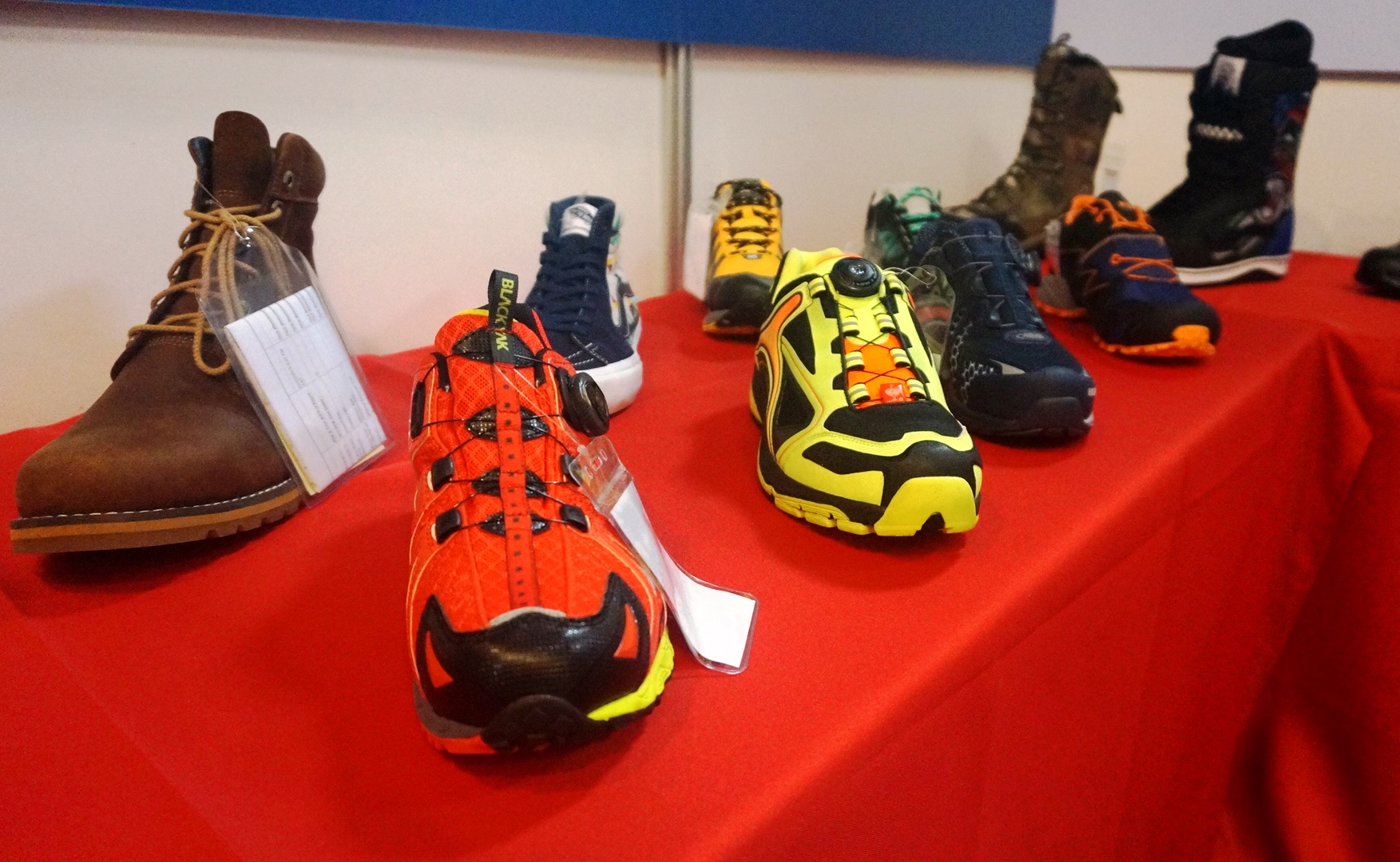 鈺齊客戶囊括Nike、迪卡儂、哥倫比亞、The North Face、UA、Timberland等超過40家國際品牌，今年營收可望挑戰百億元大關。（鈺齊提供）