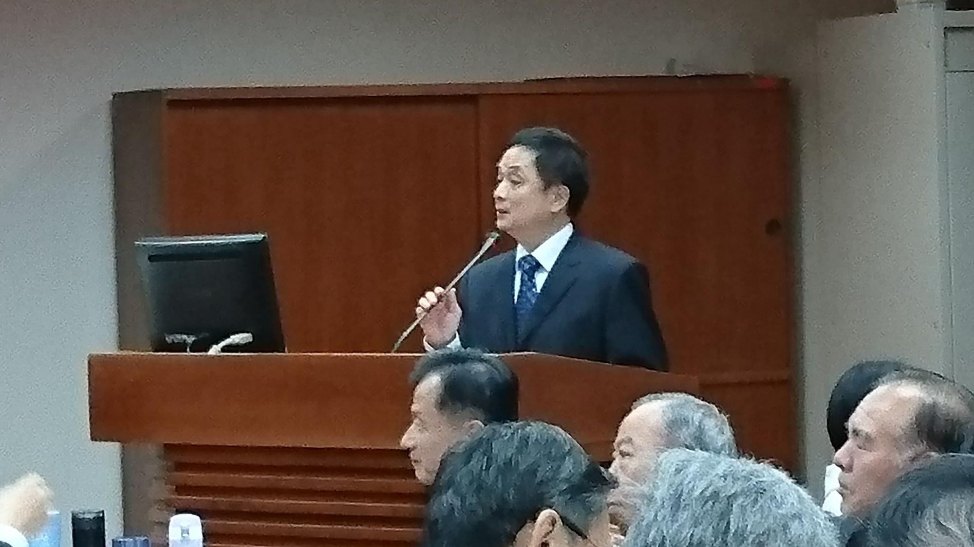 曾銘宗委員公開質詢高雄地檢署周章欽檢察長。