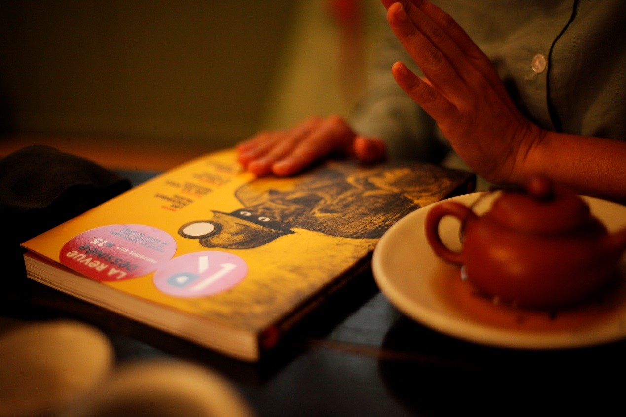 黃珮珊讚嘆，法國紀實漫畫刊物《視覺時評》「很嗨！」經營5年後，甚至還推出一本給20歲以下年輕人看的《Topo》。（廖芸婕攝影）