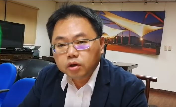 高雄地檢署懷疑慶富副董陳偉志與高市海洋局前局長王端仁（圖）私下密會。（翻攝Youtube）