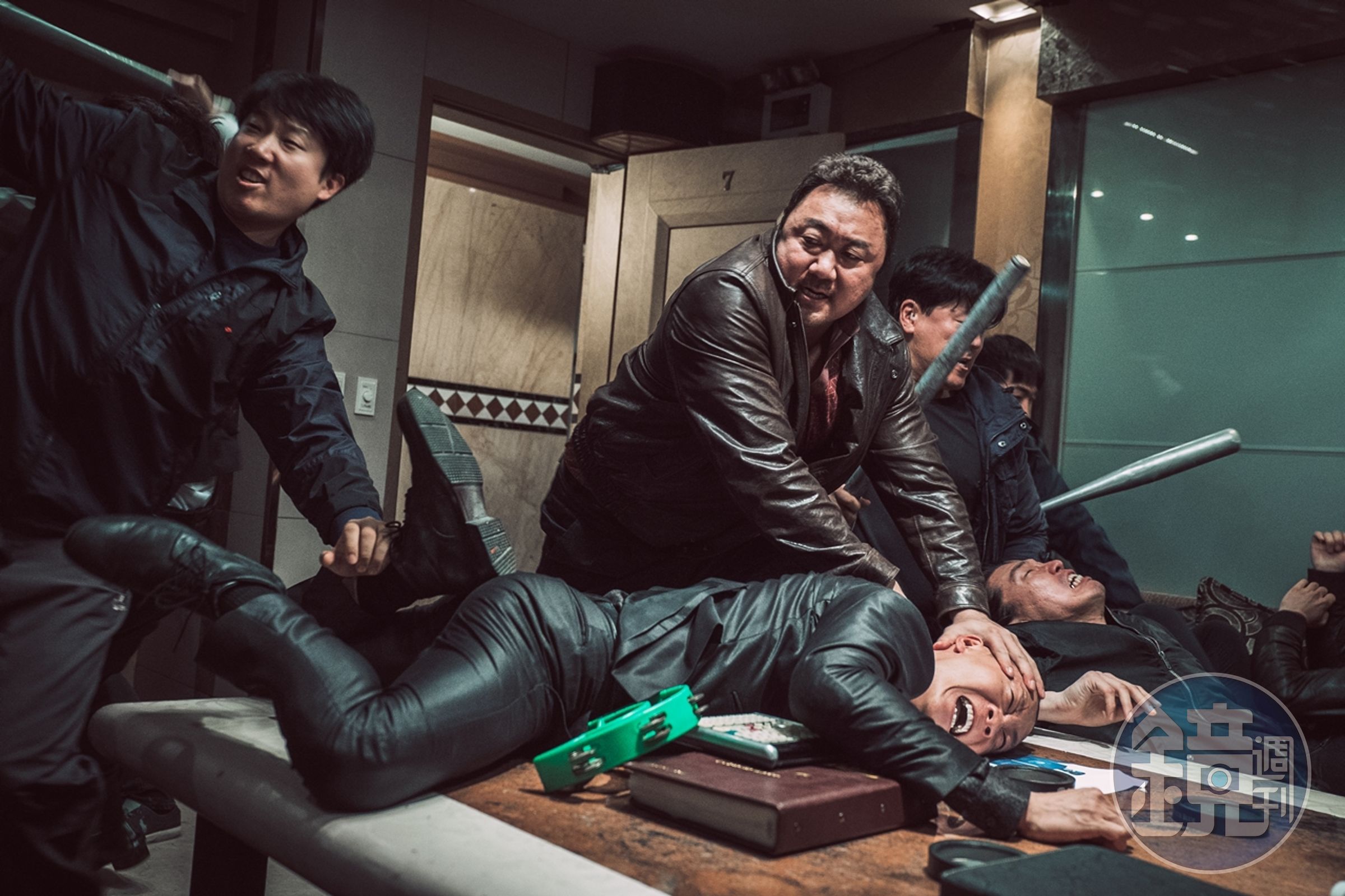 馬東錫這回飾演怪物刑警，比壞人更像壞人。（翻攝Naver Movie）