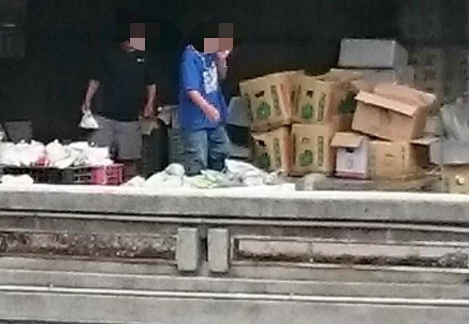 柯姓菜販不好好賣菜，一家子投入販毒事業。（警方提供）
