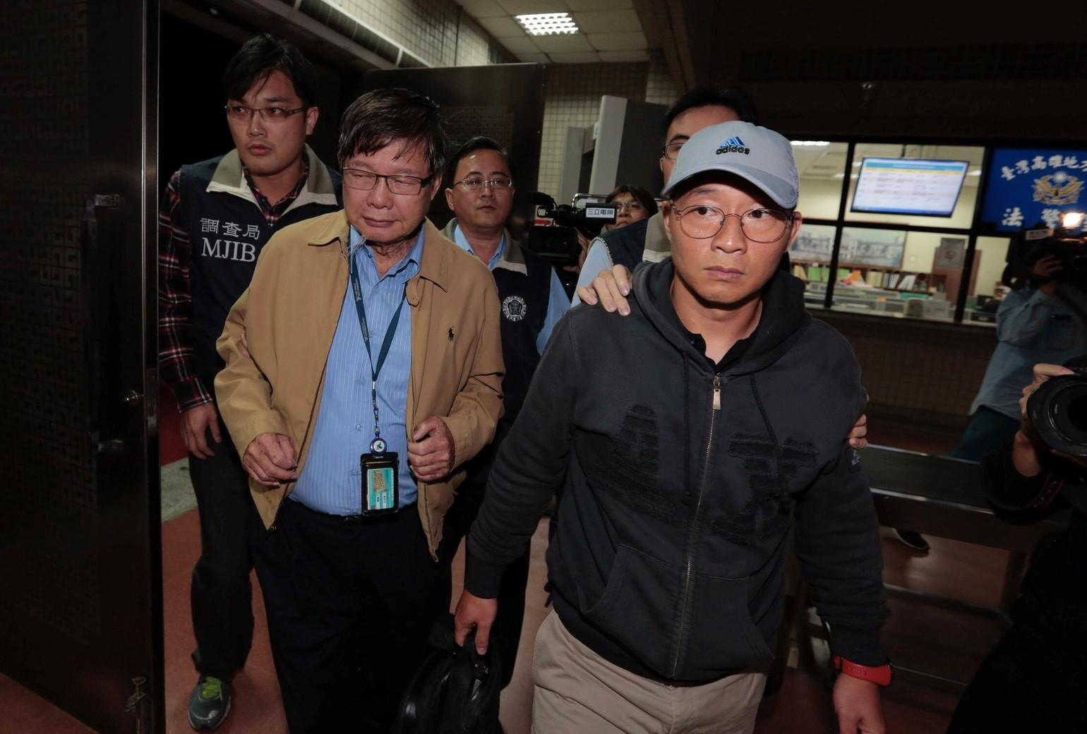 陳慶男父子再度被約談,對案情三緘其口。