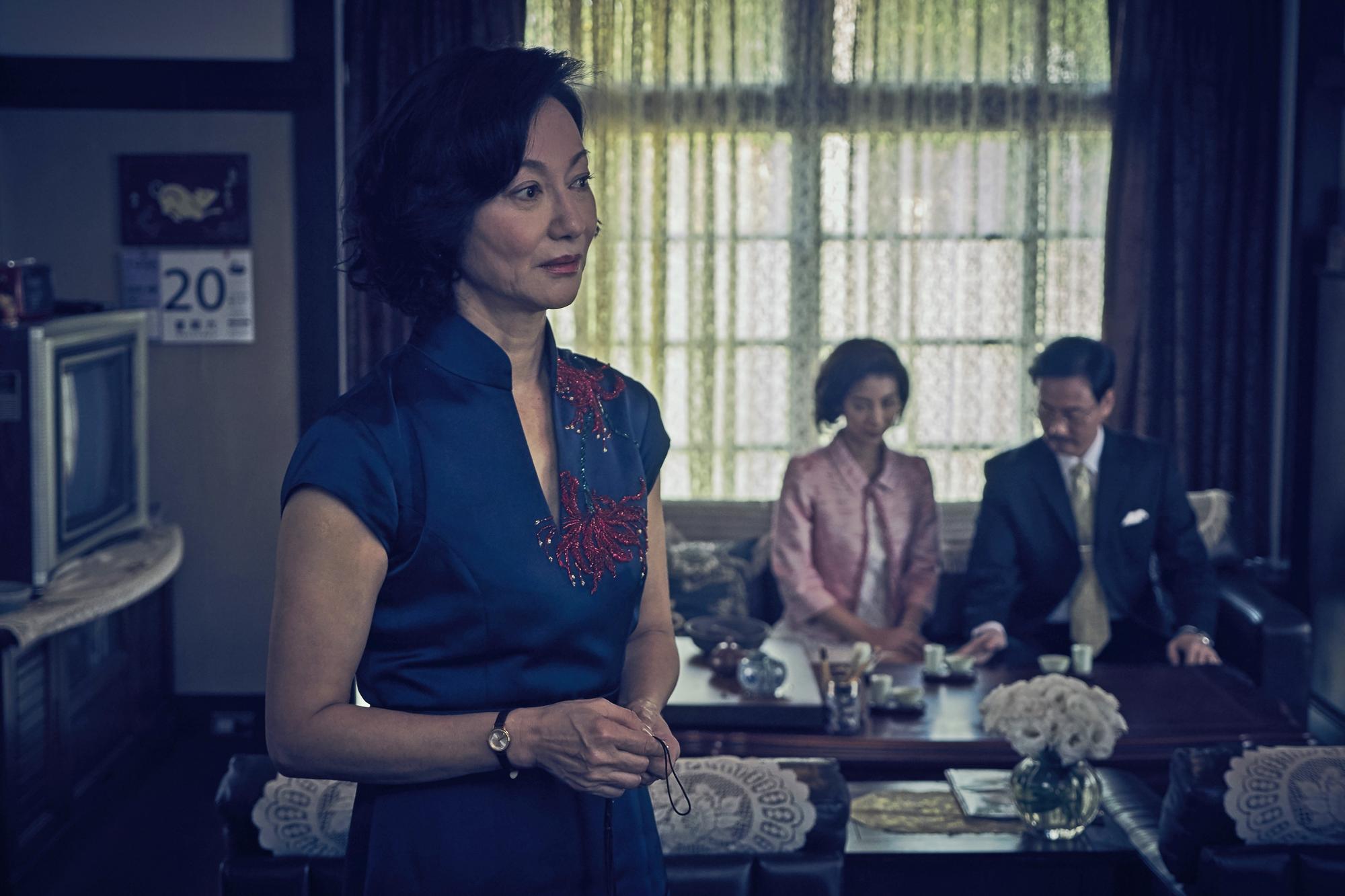 惠英紅飾演的棠夫人穿梭在政商間為其擔任白手套，為了自身利益，不惜使出各種手段鬥爭他人。（双喜提供）