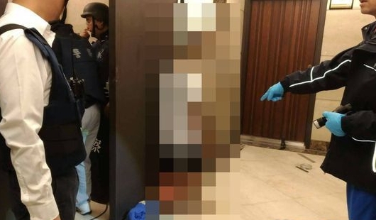 歹徒自知無路可逃，在大樓樓梯間上吊身亡。（翻攝畫面）