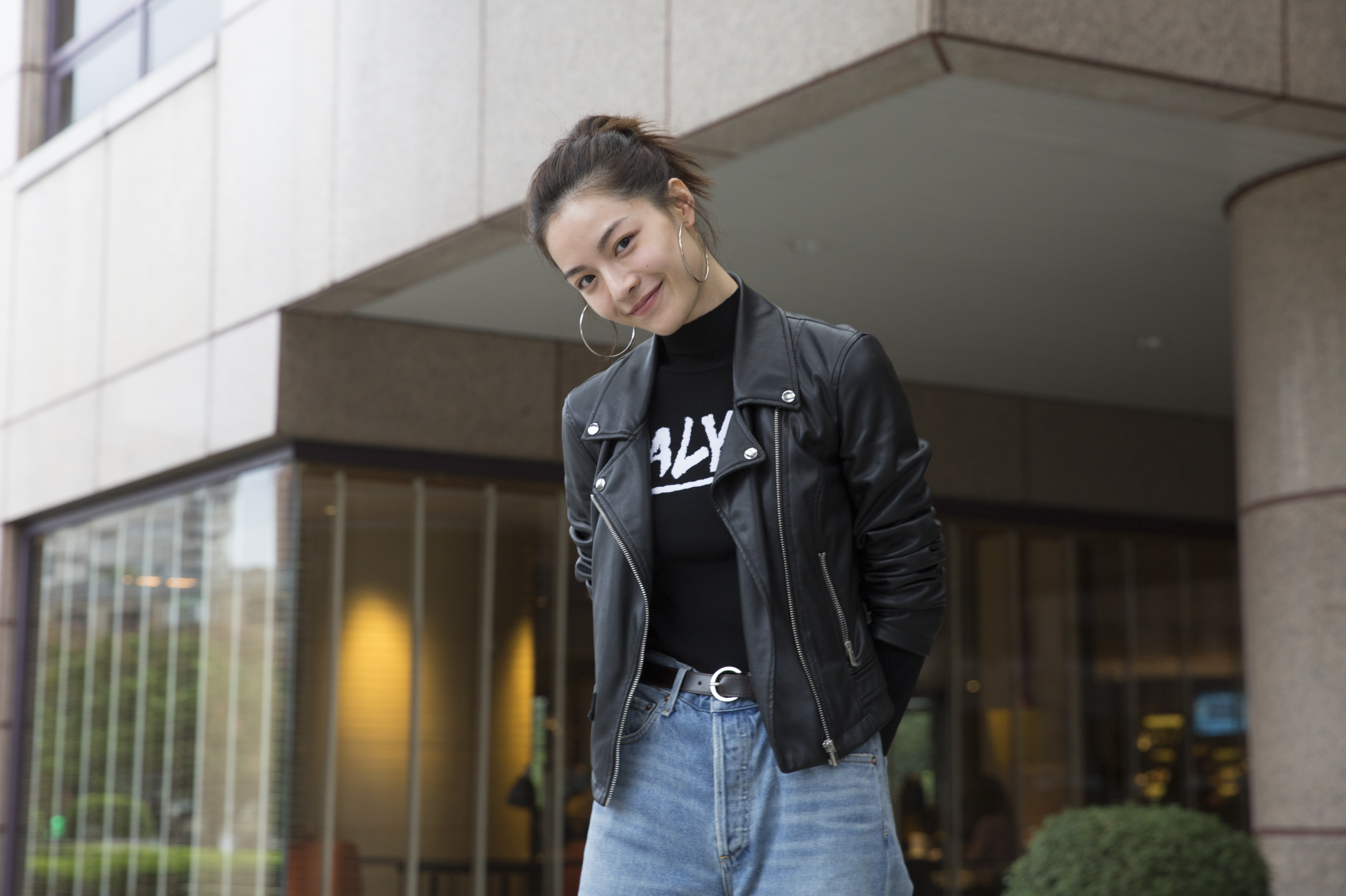 鍾楚曦沒化妝就給台灣媒體拍個夠，對自己素顏相當有信心。