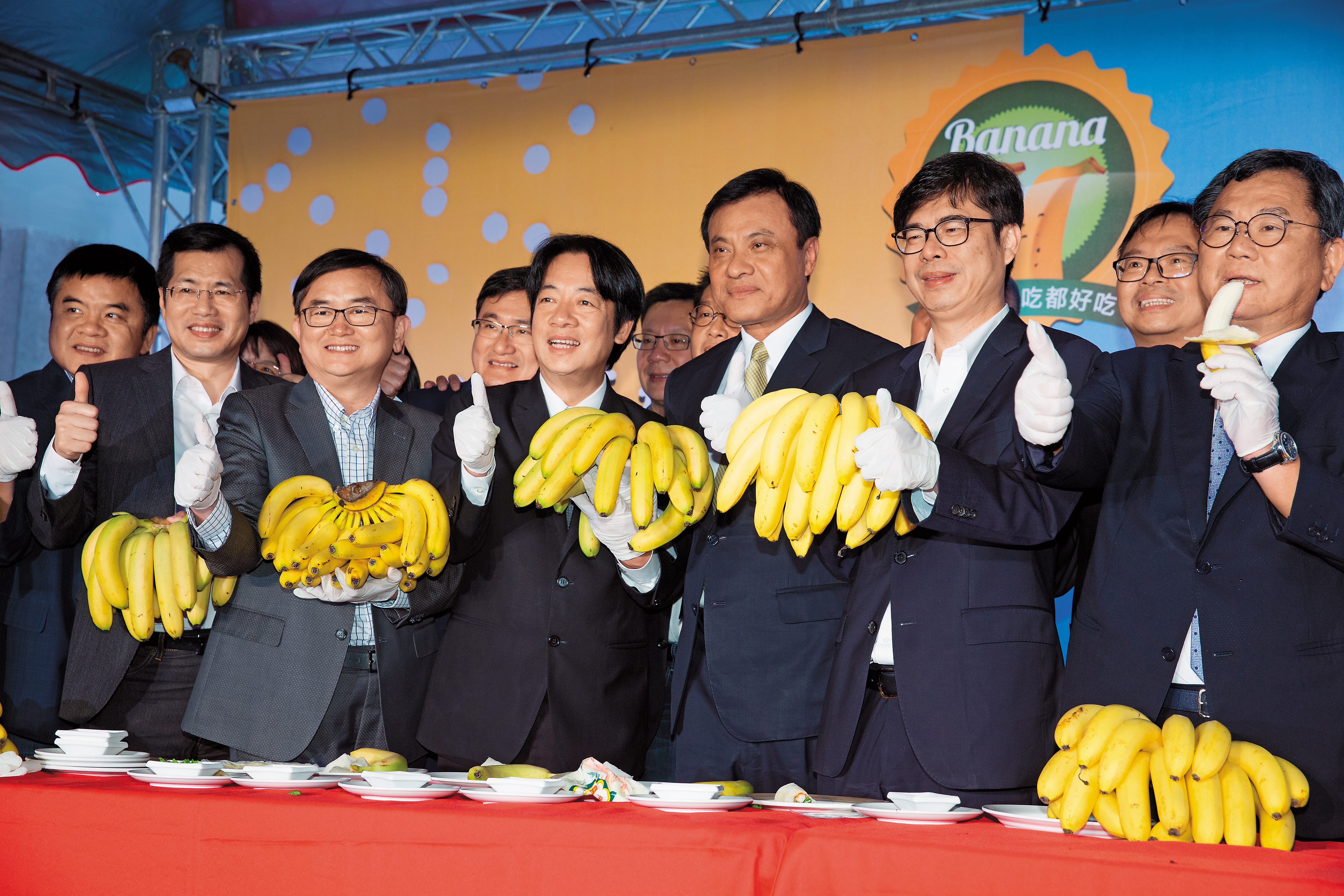 已有高雄市、屏東縣立委串連拜會立法院長蘇嘉全，希望蘇與行政院長賴清德以院際協商方式讓下屆立委選區不變。