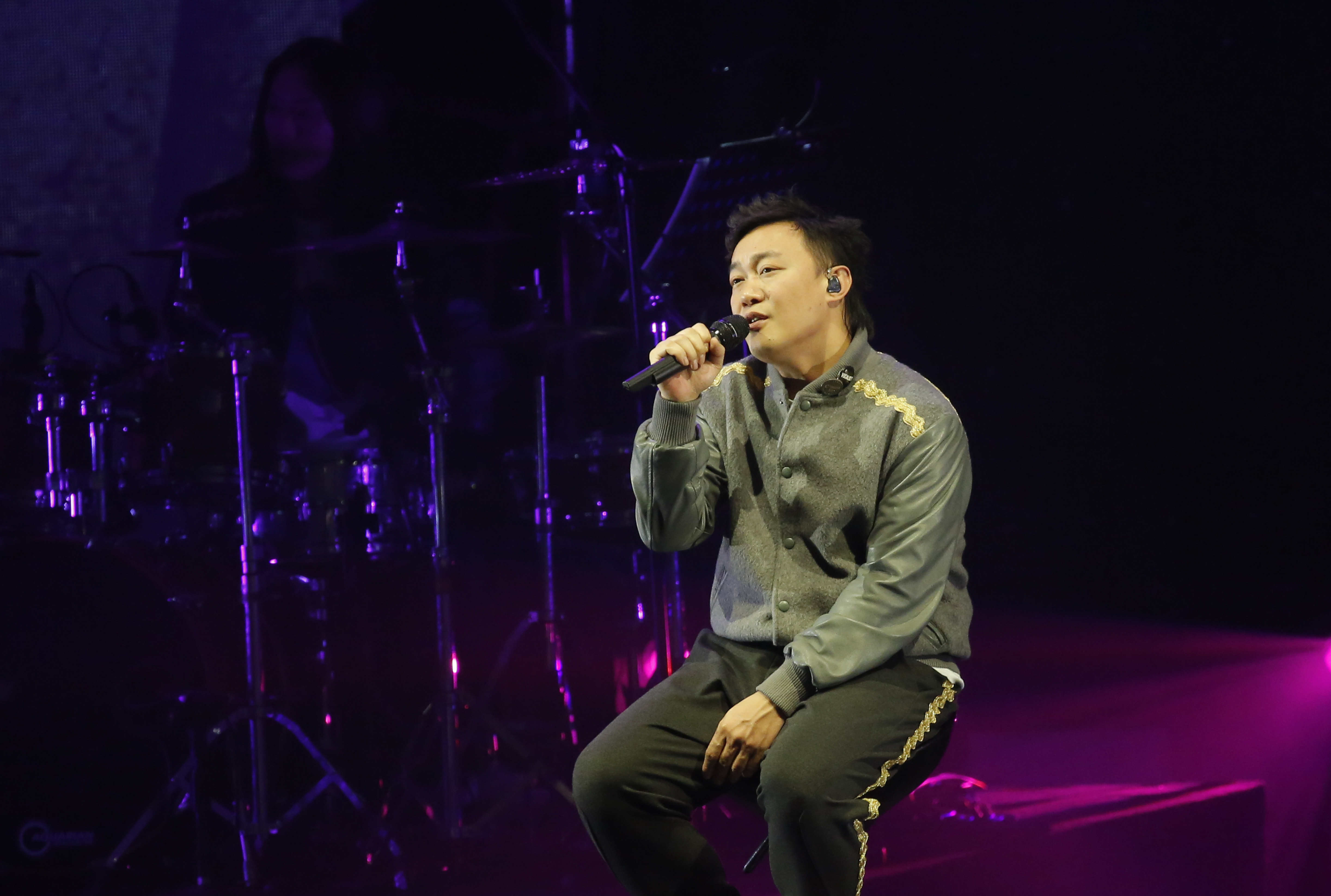 Eason陳奕迅推出最新專輯《C’mon in~》，為了專輯的發行規劃全球18個城市舉辦共19場宣傳音樂會，其中一場在台北。