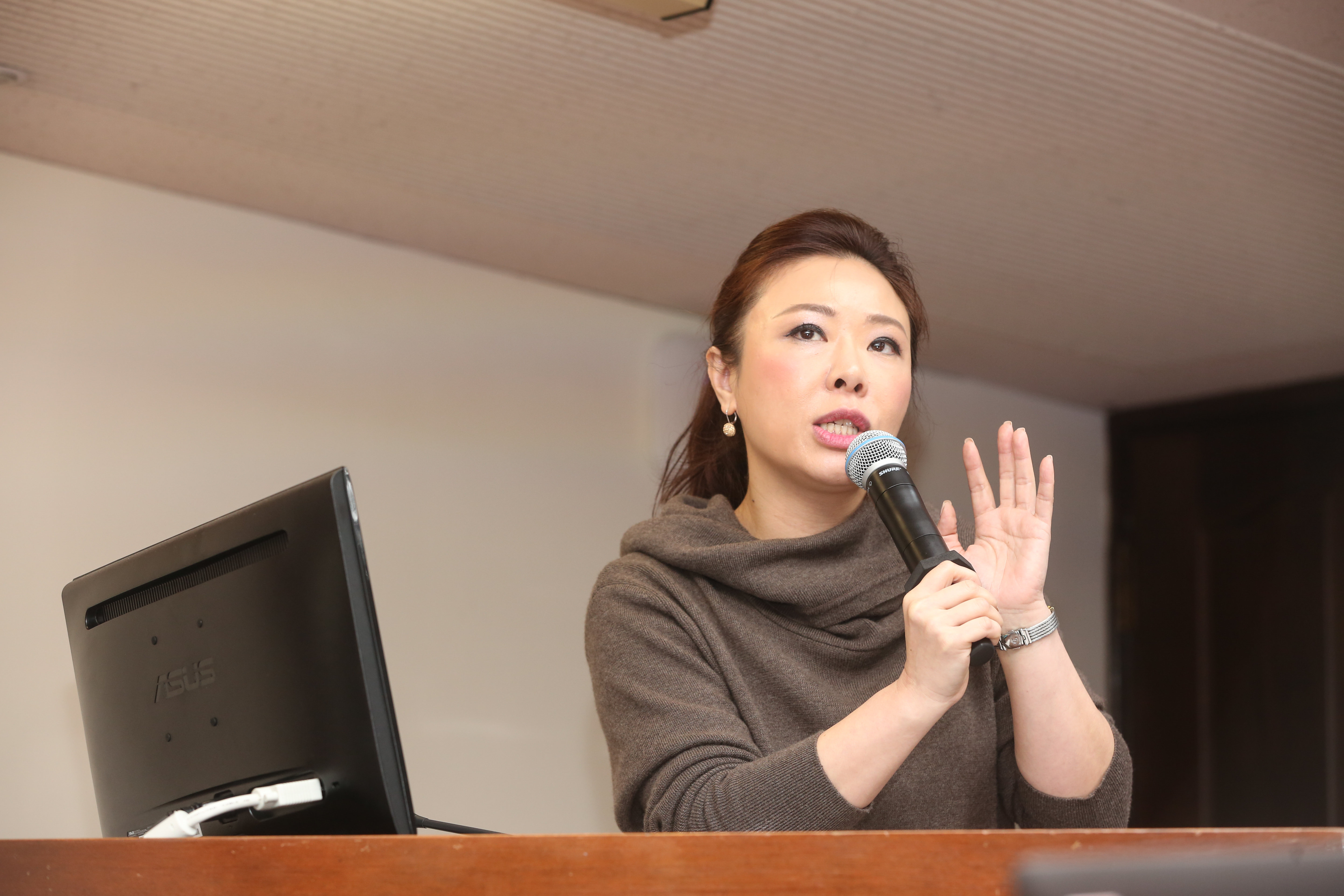 《醫療法》修法限縮醫事人員刑事責任，正反意見都有，立法院將針對立委李彥秀及邱泰源等人的各自提案，進行黨團協商。