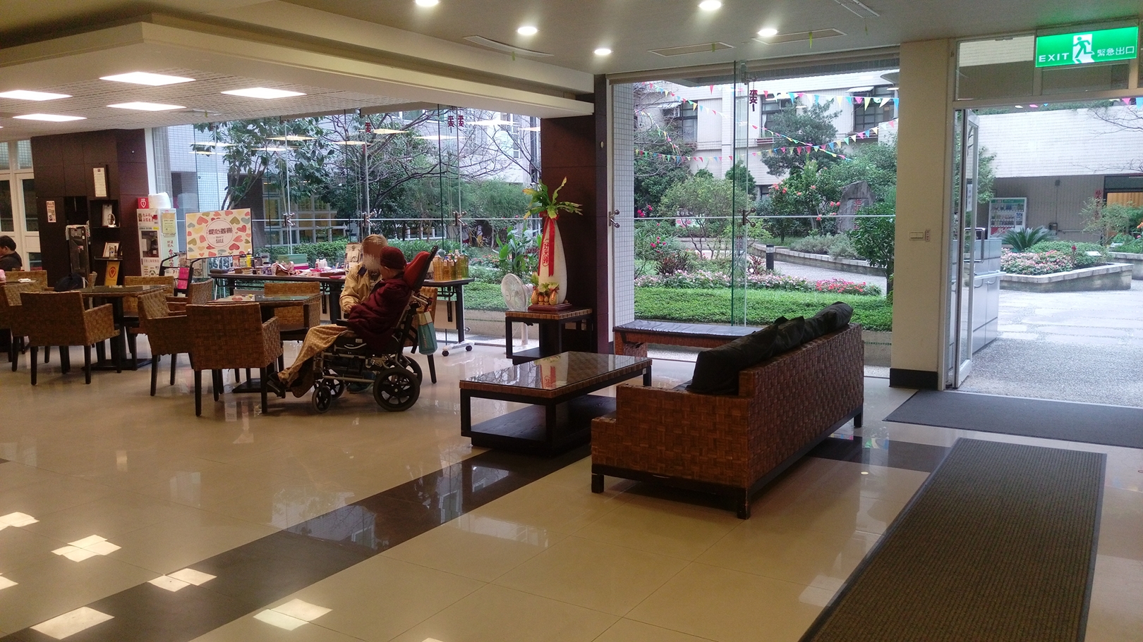 榮總老奶奶拒不出院，將來可能被安置在老人安養機構，北市愛愛院即設有單人房可讓她入住。