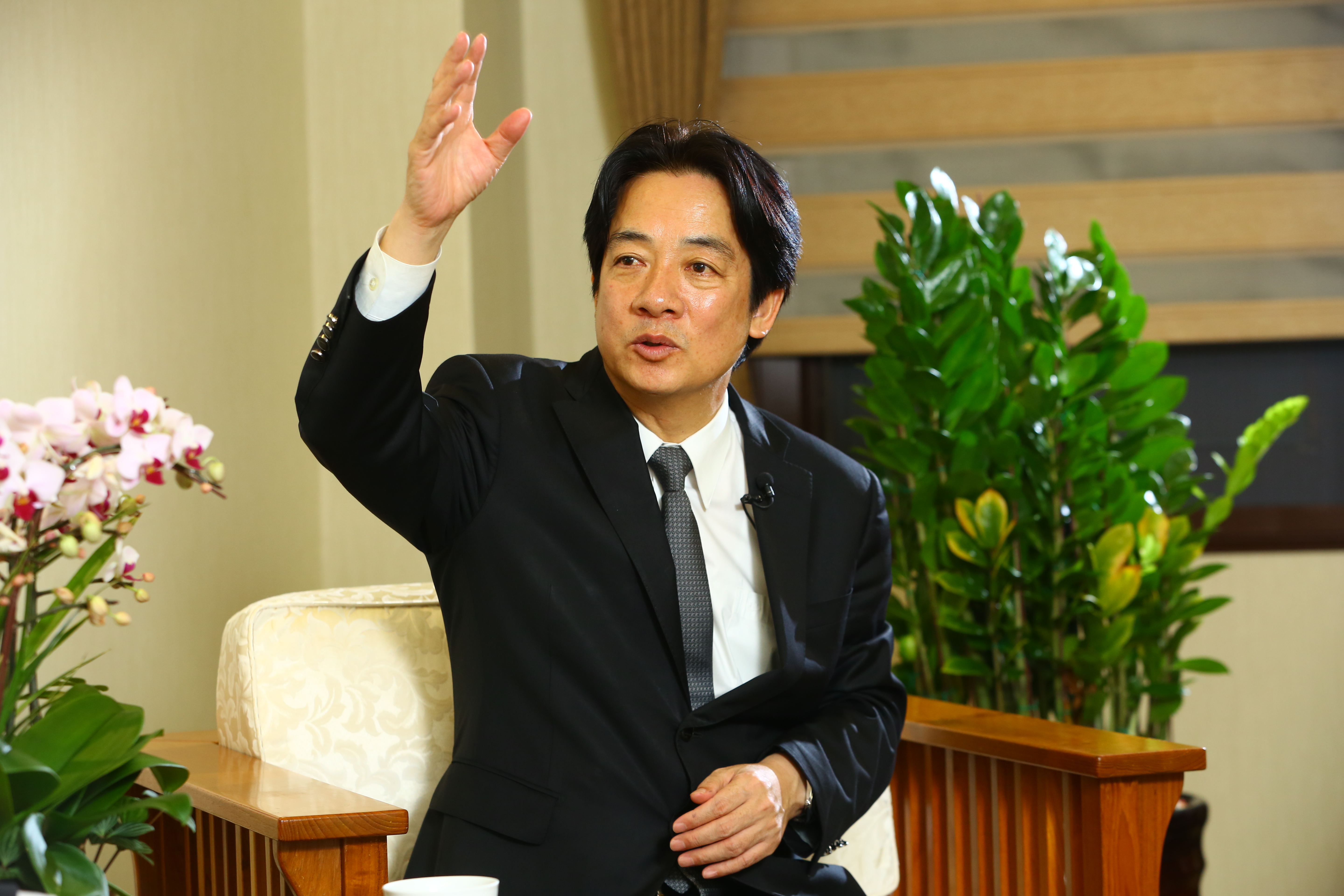 賴清德說，台灣燃煤發電去年是46％，未來會下降，也會增加設備以減少排放物。