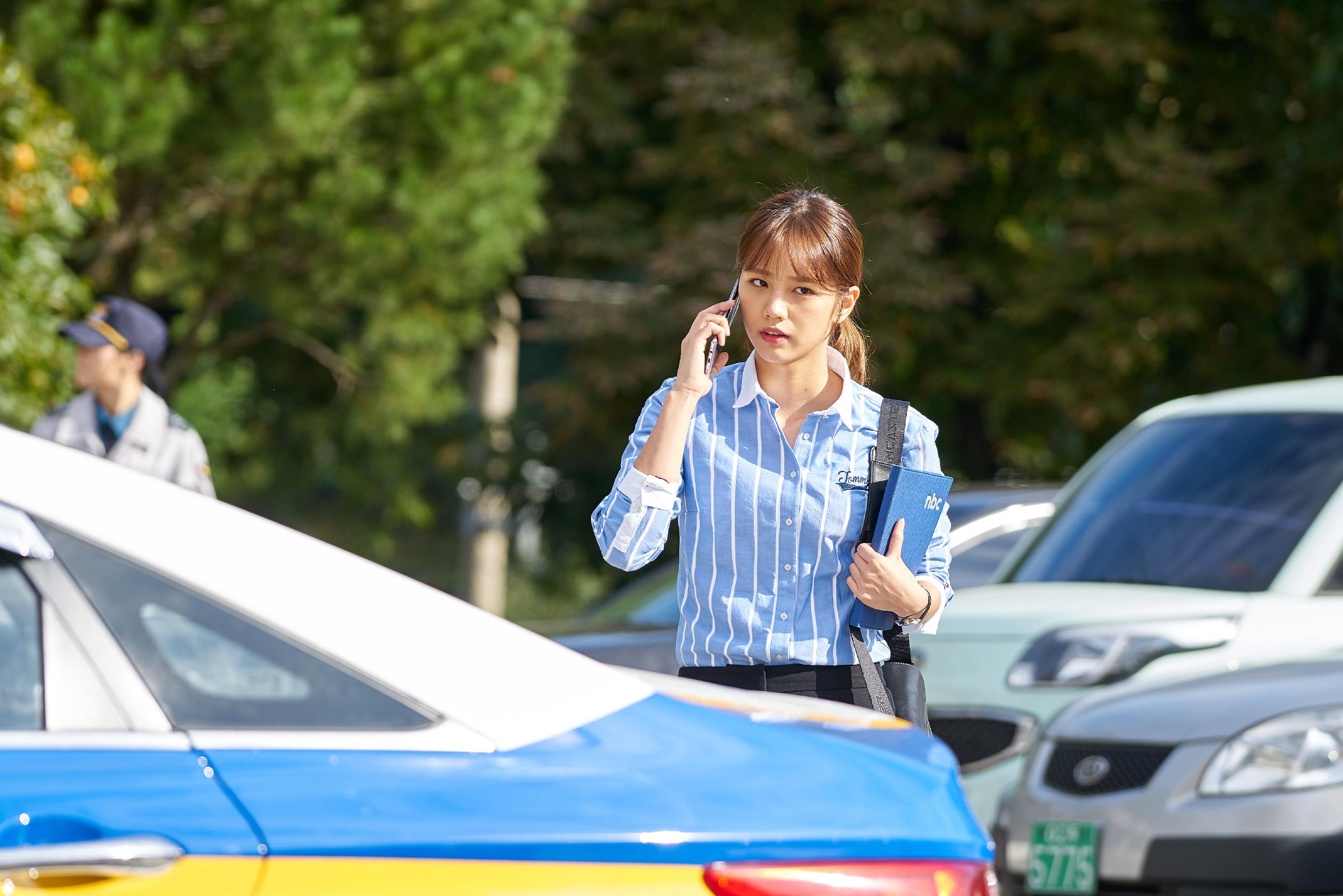 惠利在《Two Cops我的鬼神搭檔》中飾演潑辣愛惹事的女記者。（KKTV／龍華電視提供）