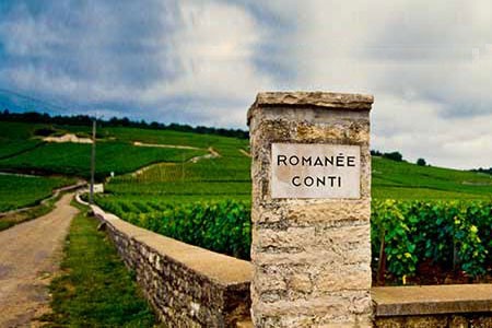   法國勃艮第聞名世界的羅曼尼•康帝酒莊（Domaine de La Romanee-Conti，簡稱DRC）一景。圖片來源：https://wine.ha.com/wine-producer-index/burgundy/domaine-de-la-romanee-conti.s?id=8 