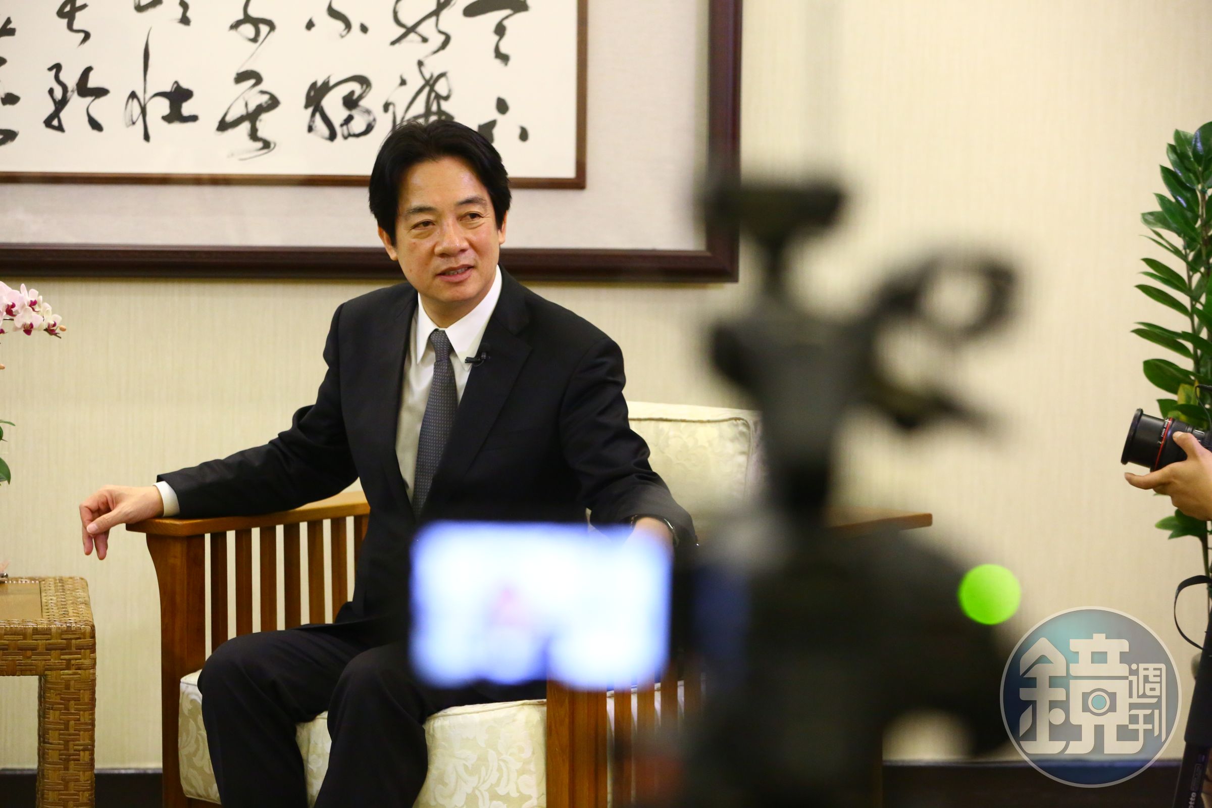 行政院長賴清德接受本刊專訪時明確表示，明年民生或工業用電「不至於不足」。