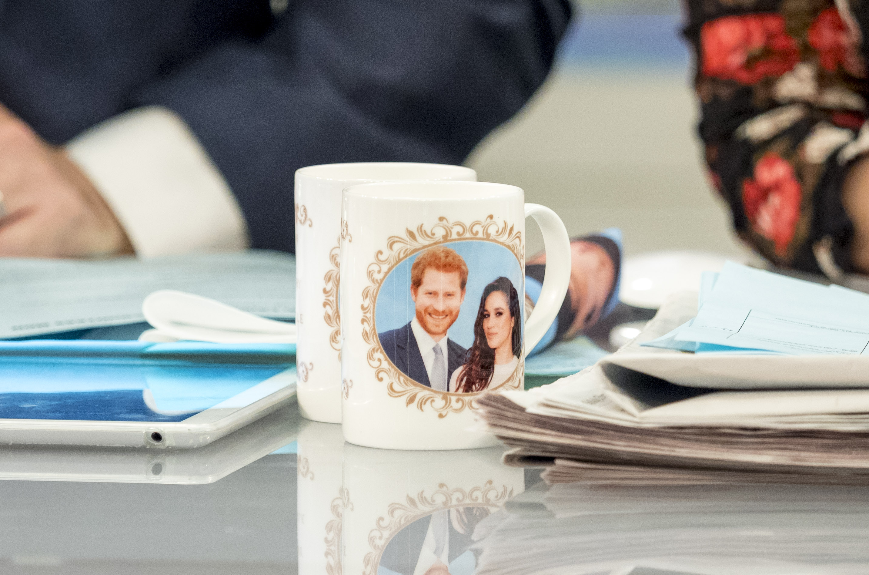 2017年11月28日，英國王室甫宣布哈利王子明年春天將結婚消息，市面已出現「哈利與梅根」的紀念馬克杯。（東方IC）