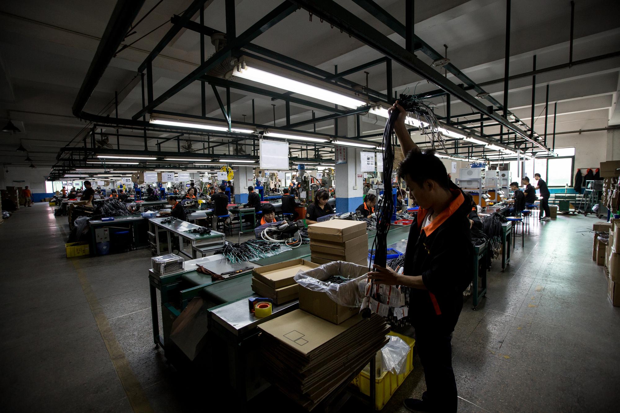 維熹主要產品有AC電源線、線束、充電器轉接頭,以靈活迅速開發力擄獲蘋果、微軟、Google、奇異、惠而浦等國際品牌的心,圖為員工數2000人的東莞廠。