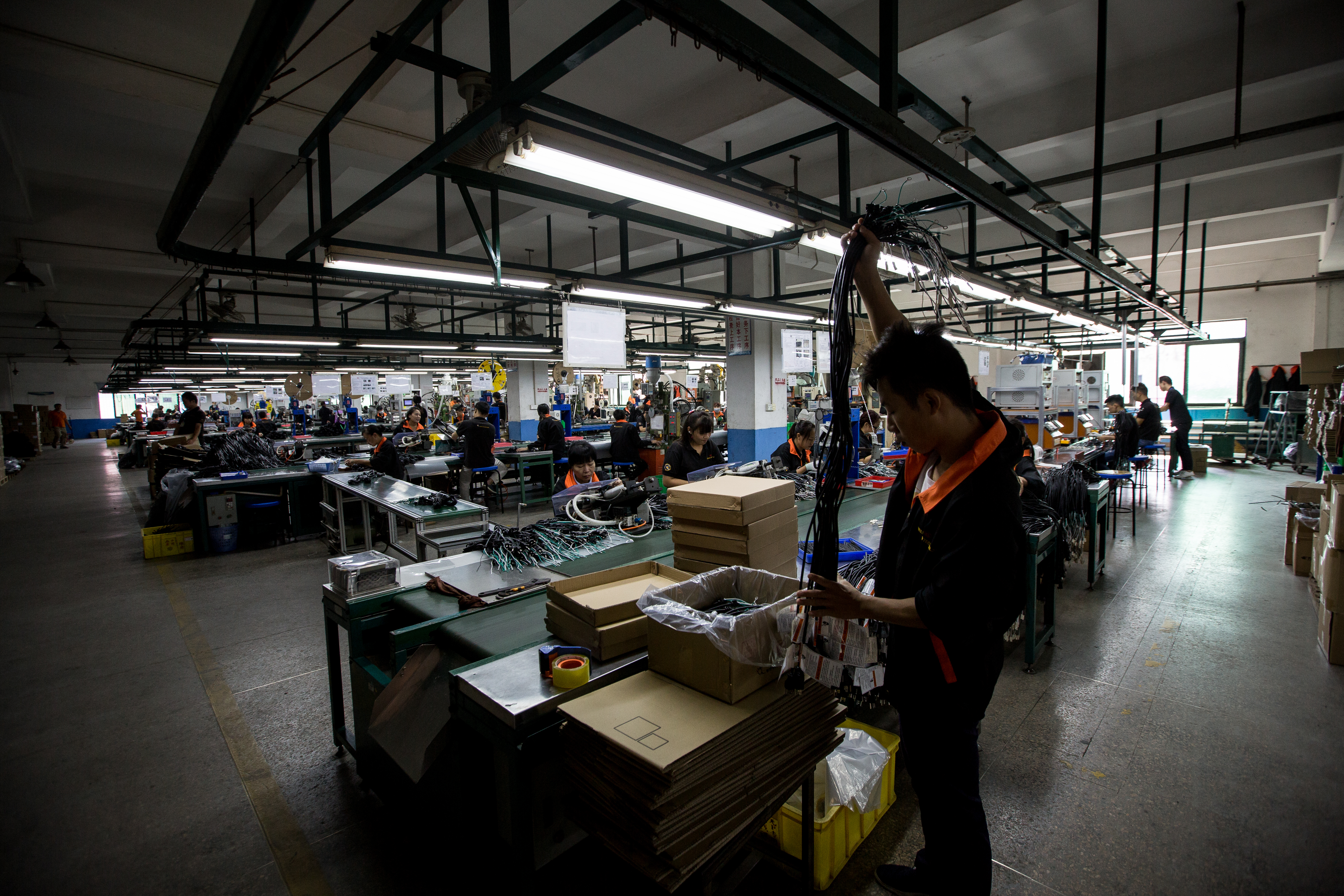 維熹主要產品有AC電源線、線束、充電器轉接頭，以靈活迅速開發力擄獲蘋果、微軟、Google、奇異、惠而浦等國際品牌的心，圖為員工數2000人的東莞廠。