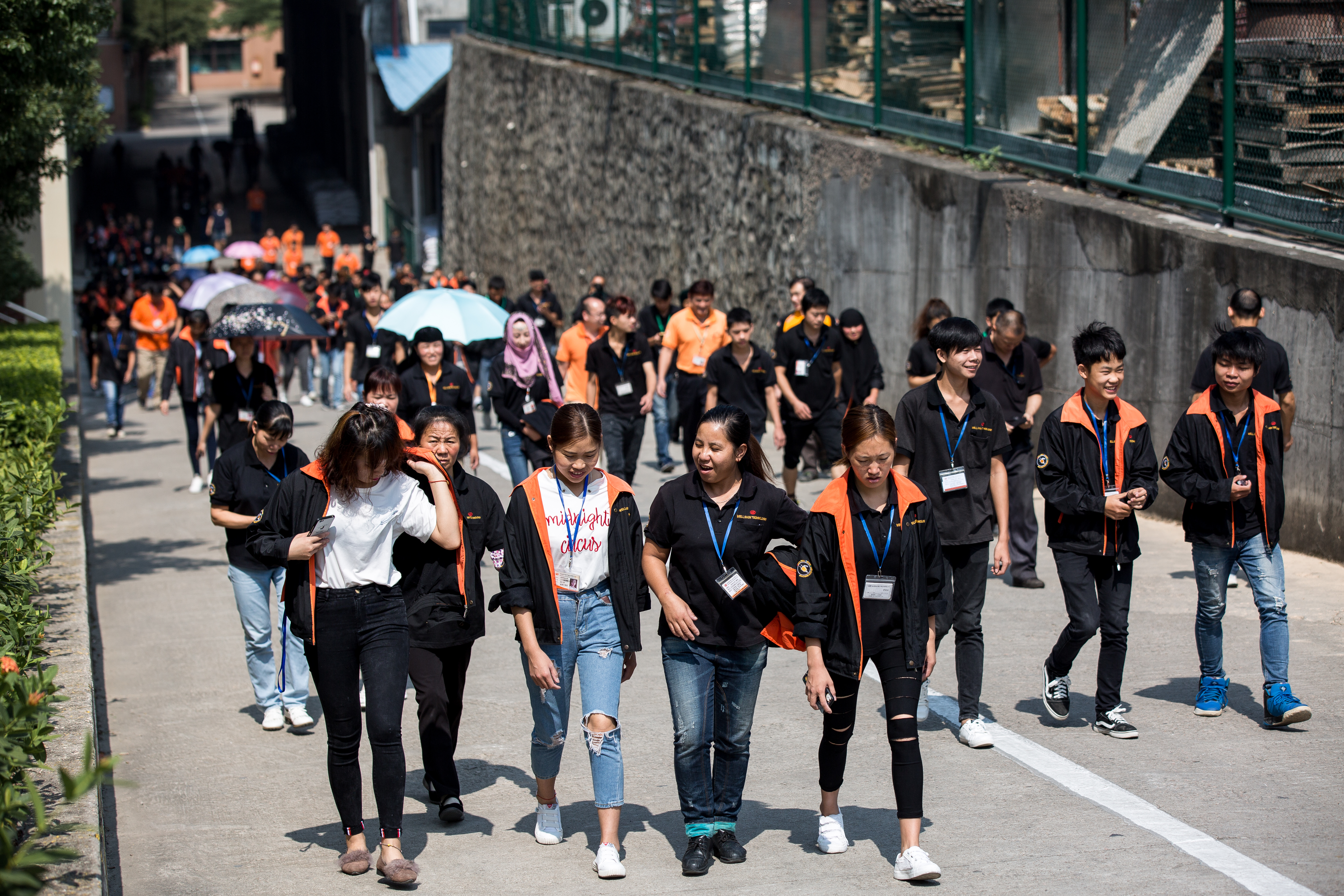 吳瑞雄長住在維熹東莞廠，掌管2000名員工，對於管理員工很有自己的一套分析力。