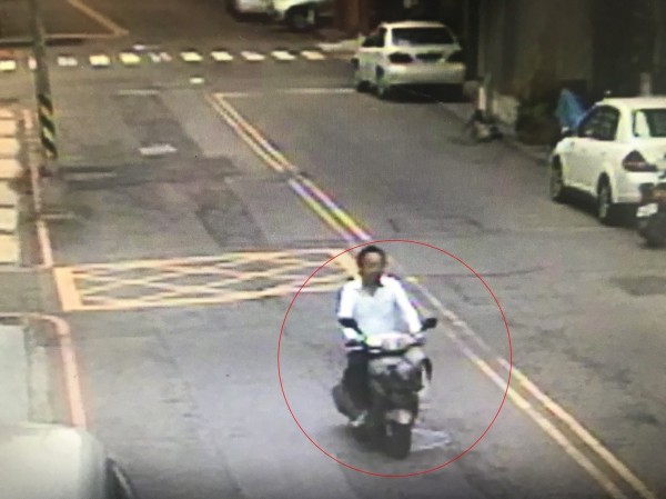 劉嫌騎走贓車影像「全都錄」。（警方提供）