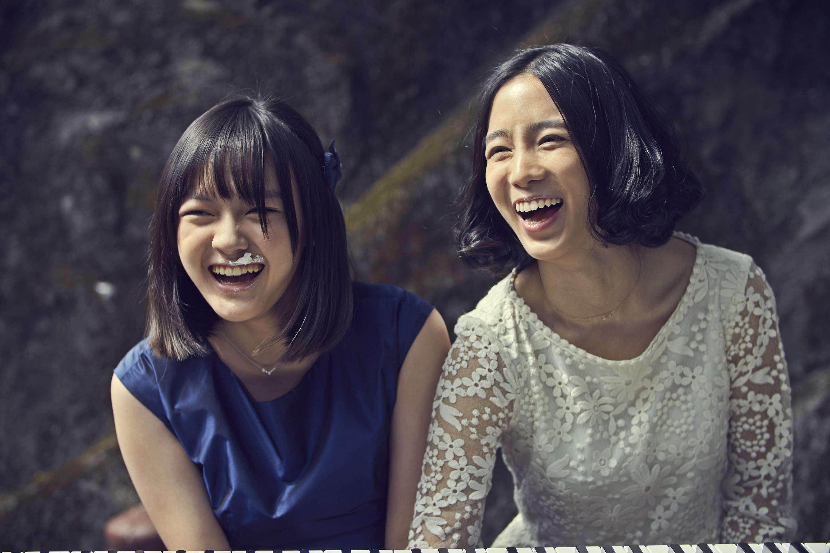 文淇(左)在《血觀音》中展示了純真又暗黑的演技,右為溫貞菱。(双喜提供)