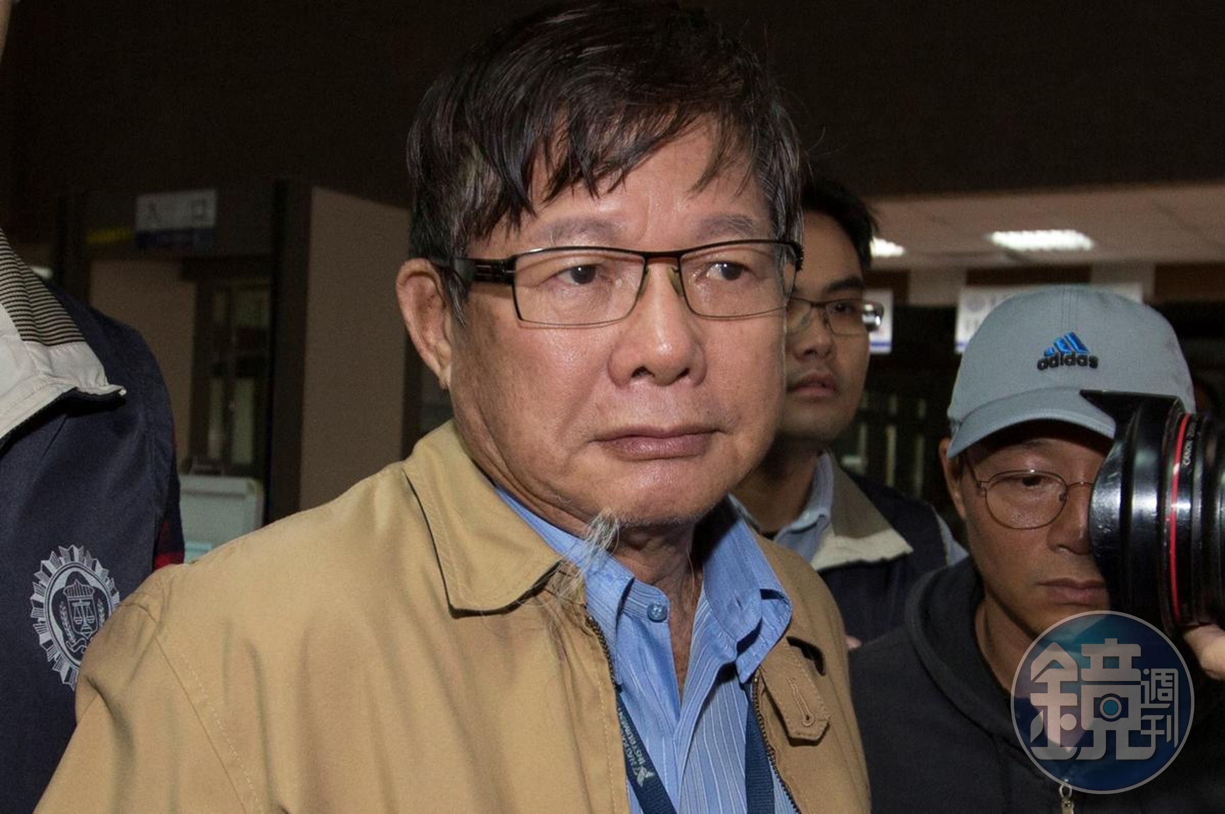 慶富詐貸風暴持續延燒，親民黨立委陳怡潔決定提「陳慶男條款」，修法限制廠商負責人不可捐贈政治獻金。