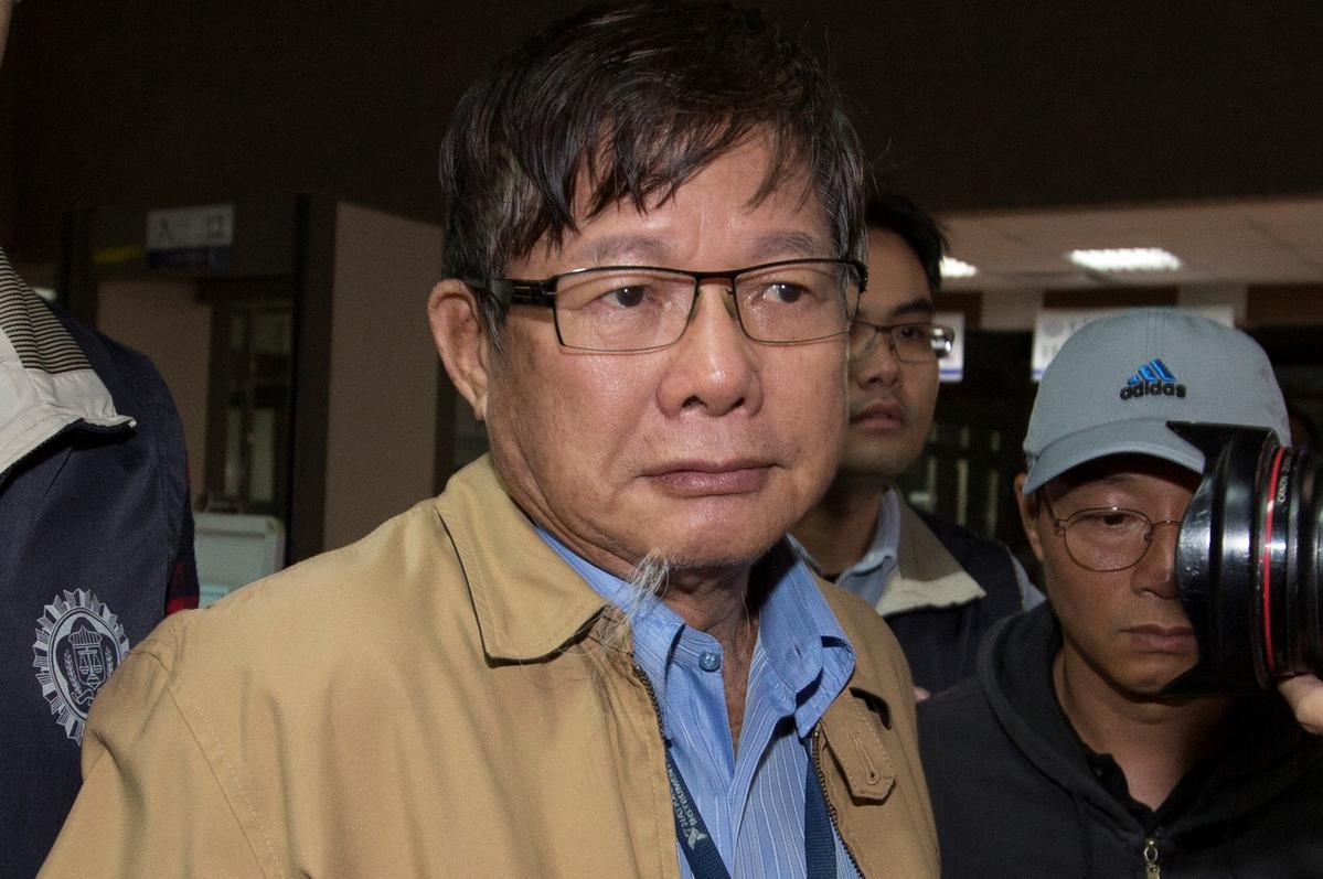 慶富詐貸風暴持續延燒，親民黨立委陳怡潔決定提「陳慶男條款」，修法限制廠商負責人不可捐贈政治獻金。