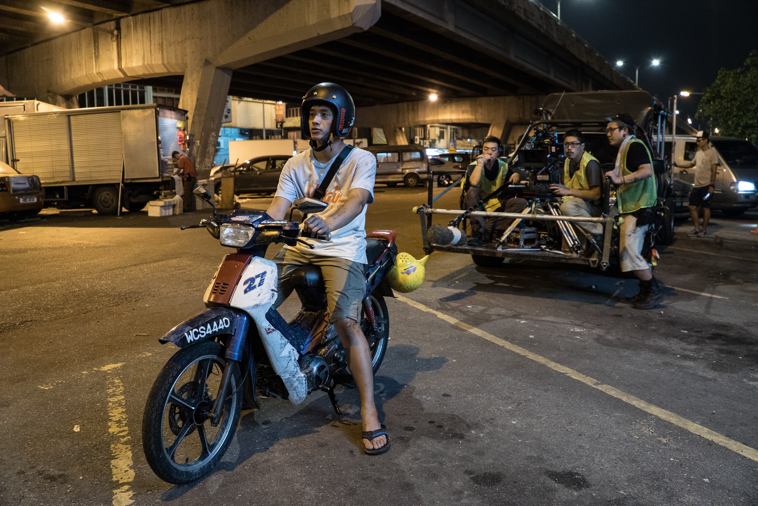 《分貝人生》經陳勝吉修改，成為以陳澤耀（左一）飾演的「阿強」為主而發展成的故事。（華文創提供）
