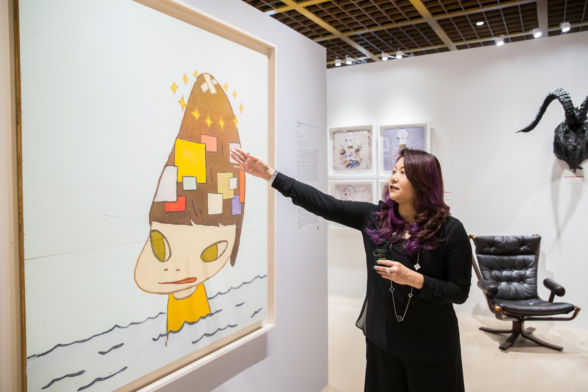 奈良美智的《修補頭》為日本東北大地震後福島核災所創作,希望撫平傷痛的靈魂。