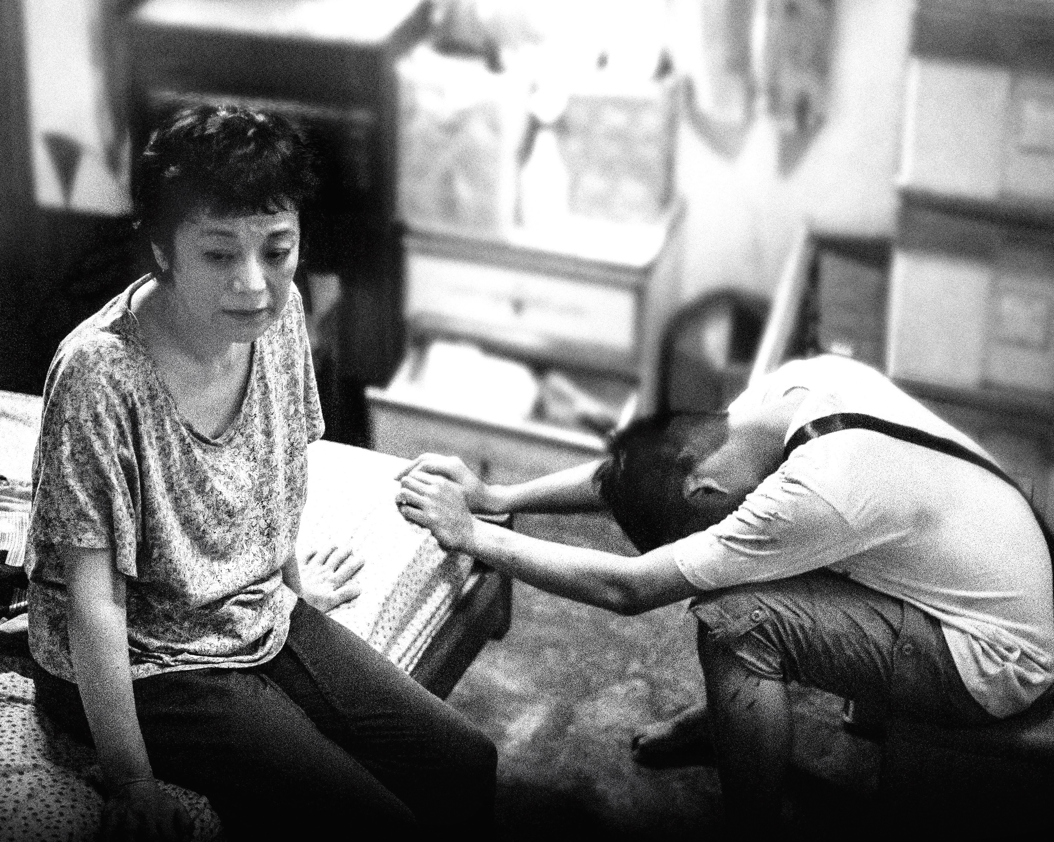 《分貝人生》找來影后張艾嘉飾演有精神疾病的母親，真實描述大馬華人底層生活的殘酷現狀。（華文創提供）