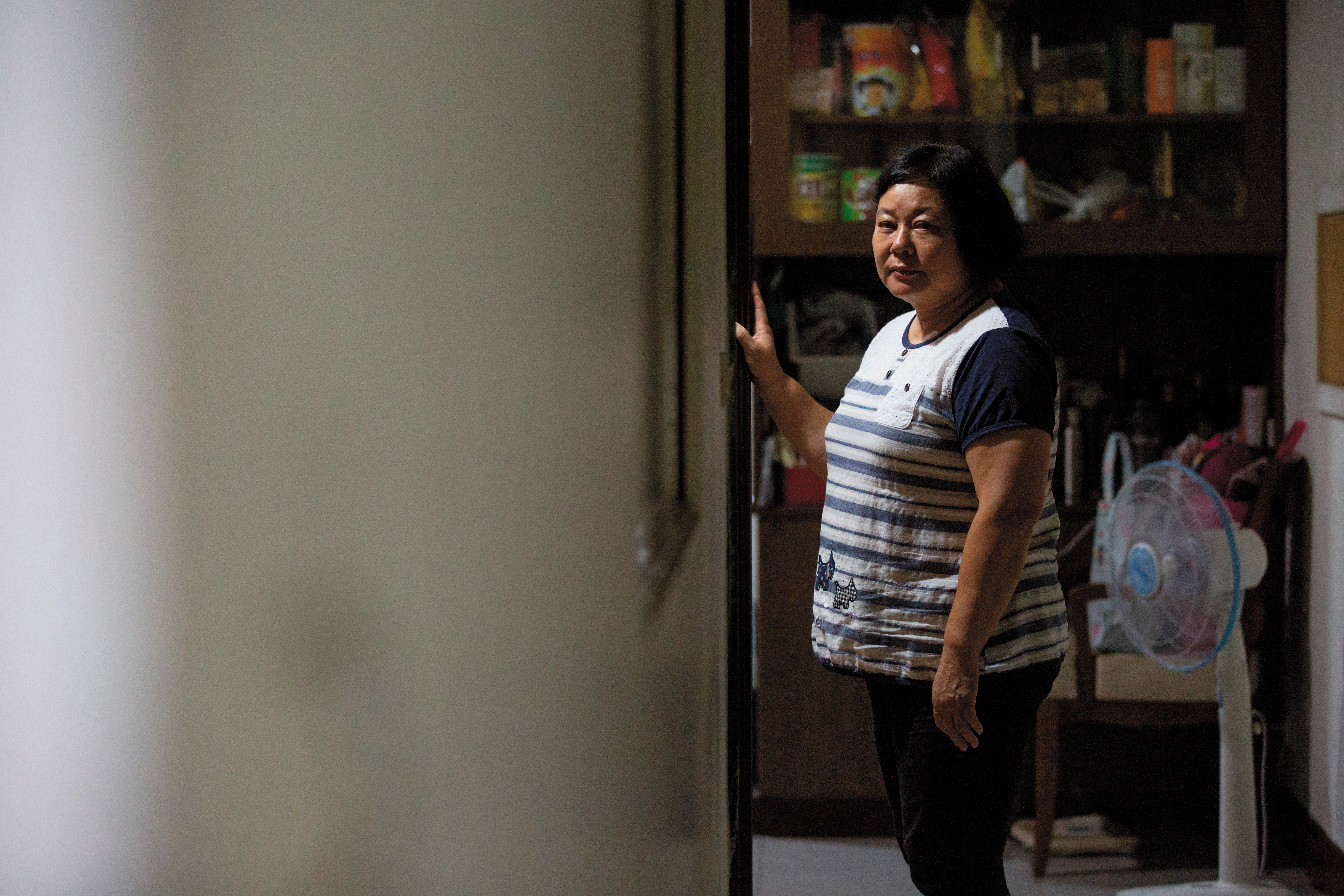 王淑芳（圖）照顧阿茲海默症的母親24年，去年母親往生，她還在調適生活的節奏。