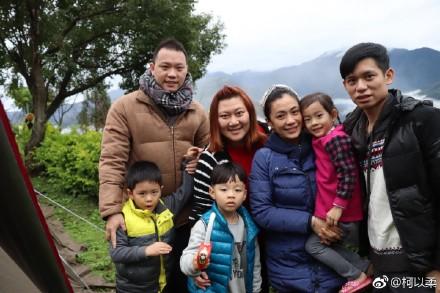 柯以柔在微博述說婚變心情，發的照片沒有腥夫郭宗坤的身影。（翻攝柯以柔微博）