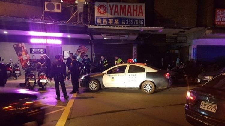 警方趕抵現場時，雙方已鳥獸散，但天亮之前，徐嫌等10餘人被拘提到案。（警方提供）