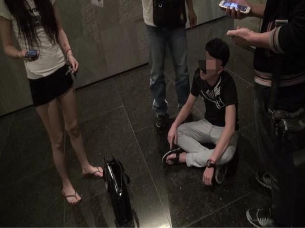 警方逮捕年輕的王姓藥頭，破獲其宅配毒品模式。（警方提供）