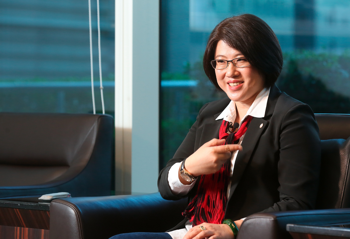 「那種感動應該是無以言詮的。」駱怡君首度談及生女後感受。