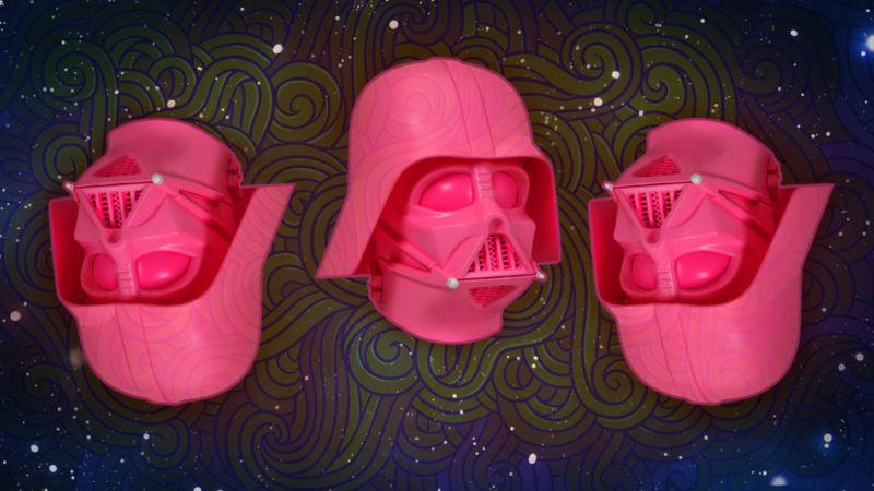 EA 與 LucasArts 阻擋了《前線任務II》的角色造型計畫，原因是不希望出現「粉紅色黑武士」這樣明顯違反正史的結果。