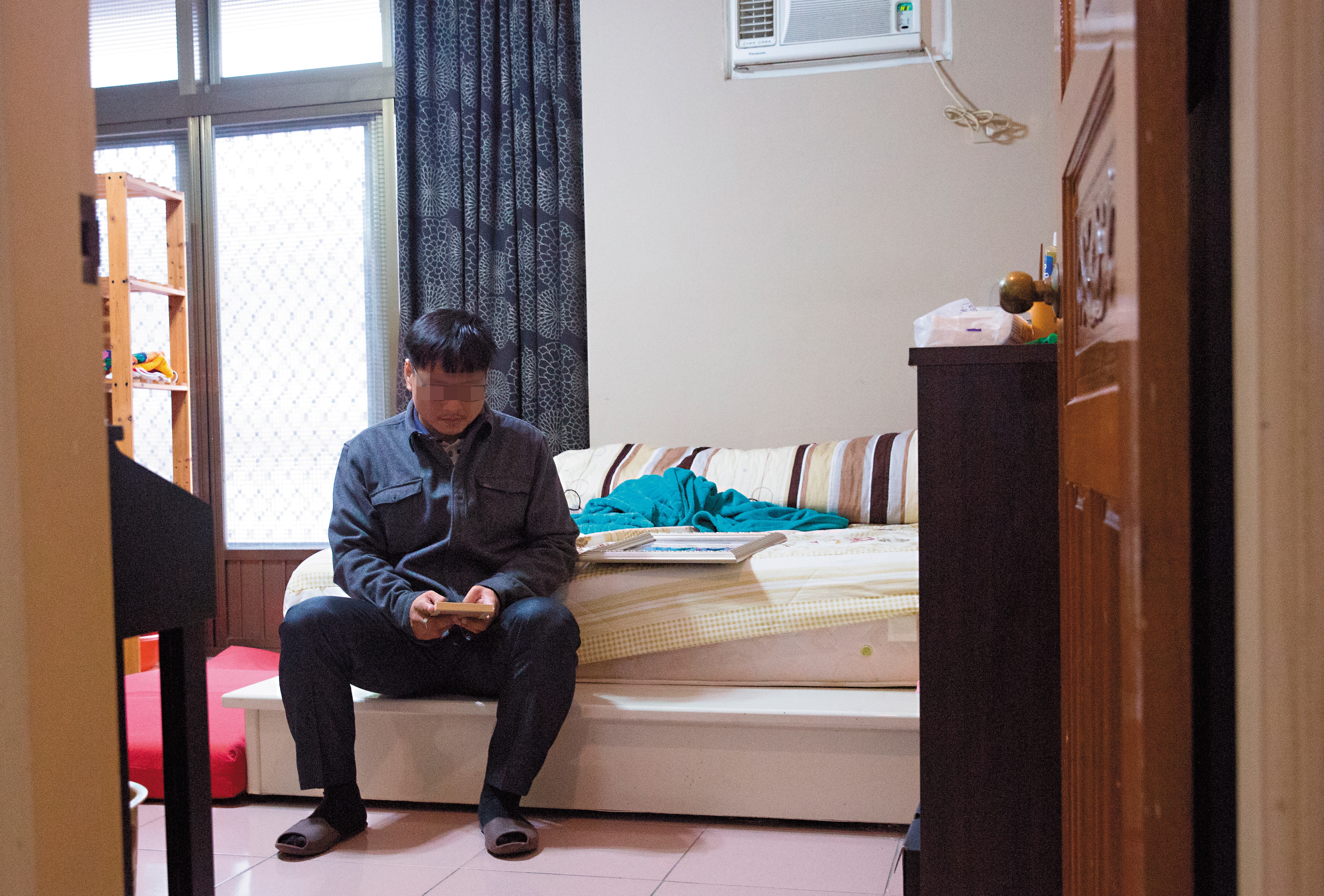 張雅怡離開後，張家人沒有人敢踏入她的房間，哥哥（圖）連眼淚都捨不得滴落在她的東西上。