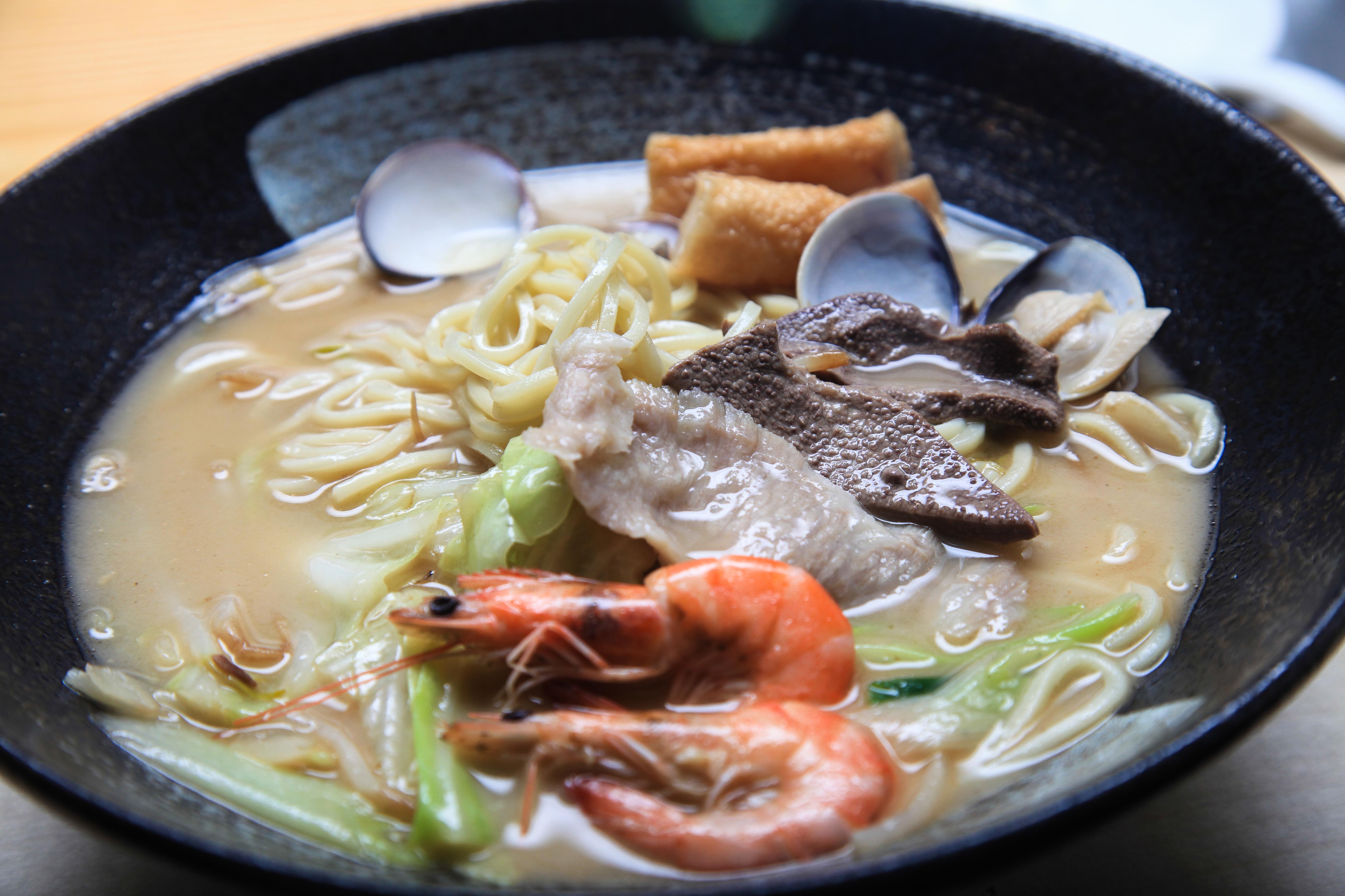 雜菜麵就是常見的什錦麵。（220元／碗）