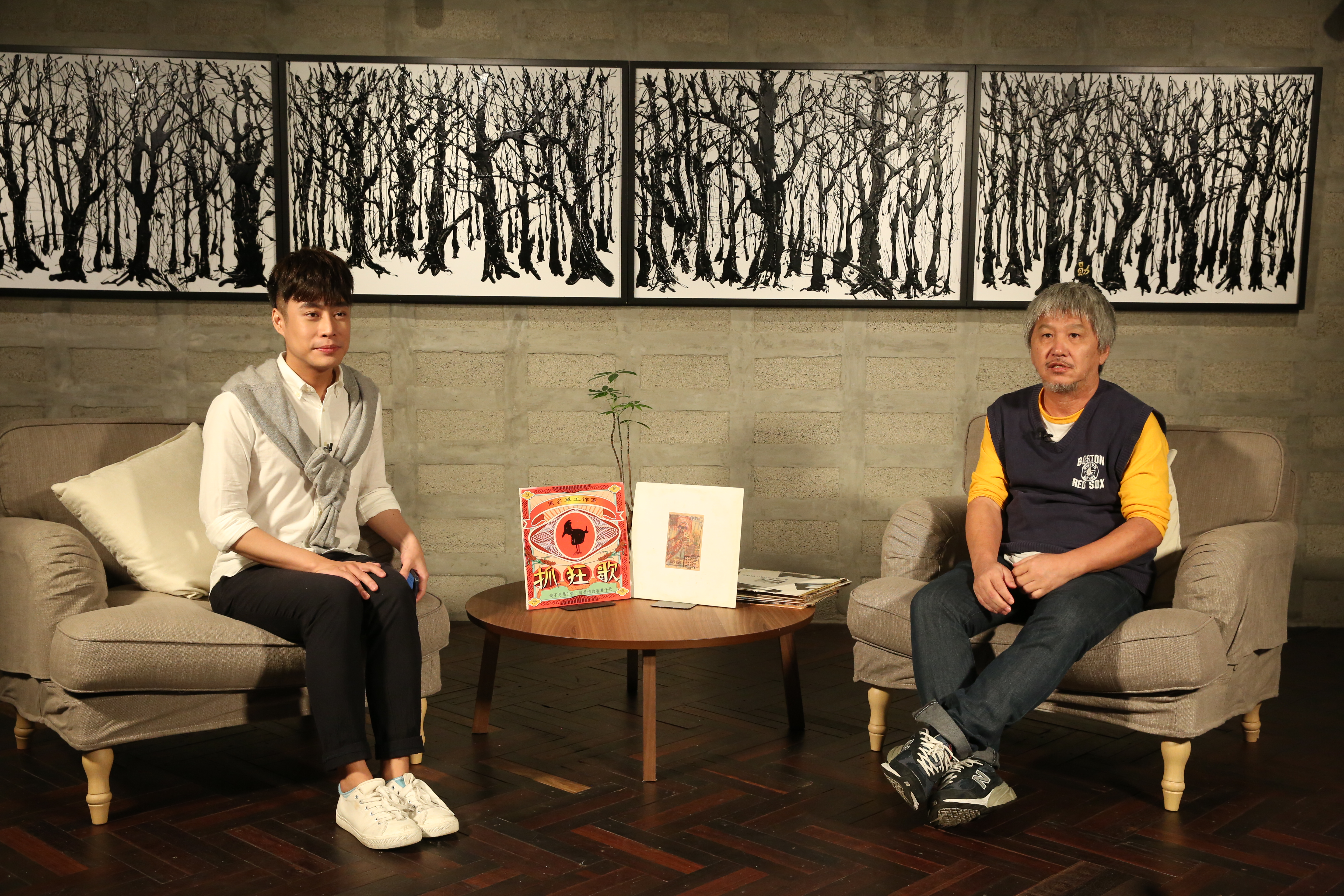 鏡週刊自製人物專訪電視節目〈鏡相人間〉，由知名作家陳栢青主持。