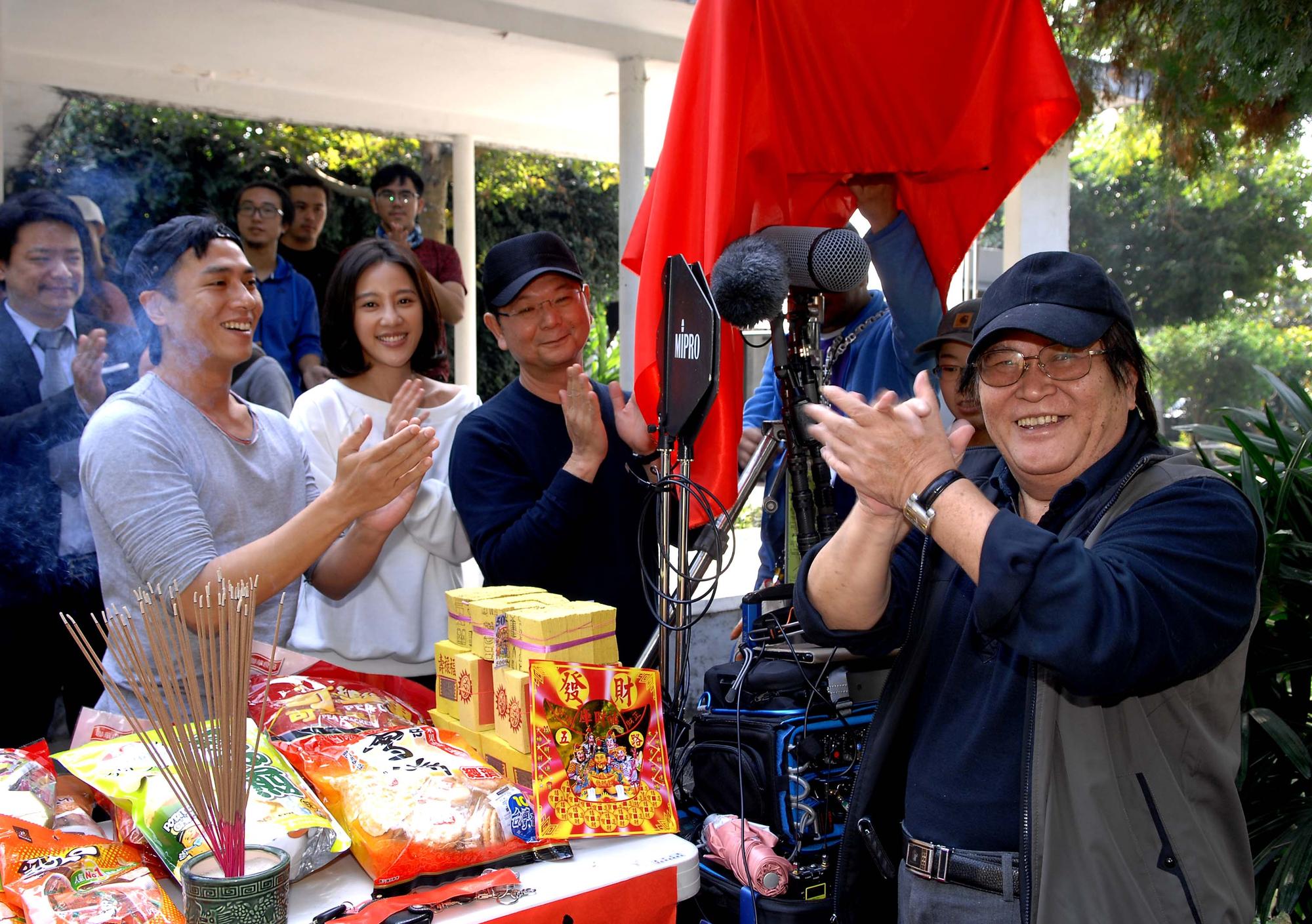 華視電視電影《紅塵梵谷》5日在高雄開鏡,由金鐘影帝莊凱勛、藍葦華、柯奐如、方宥心和新人演員陳思樺主演。(華視提供)