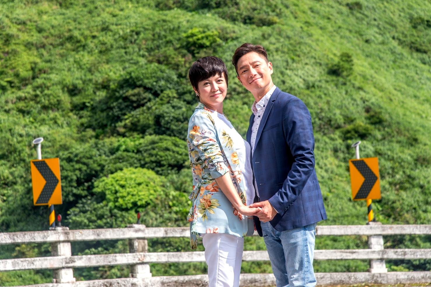 謝祖武(右)與苗可麗拍戲默契佳,感情也很不錯。(三立提供)