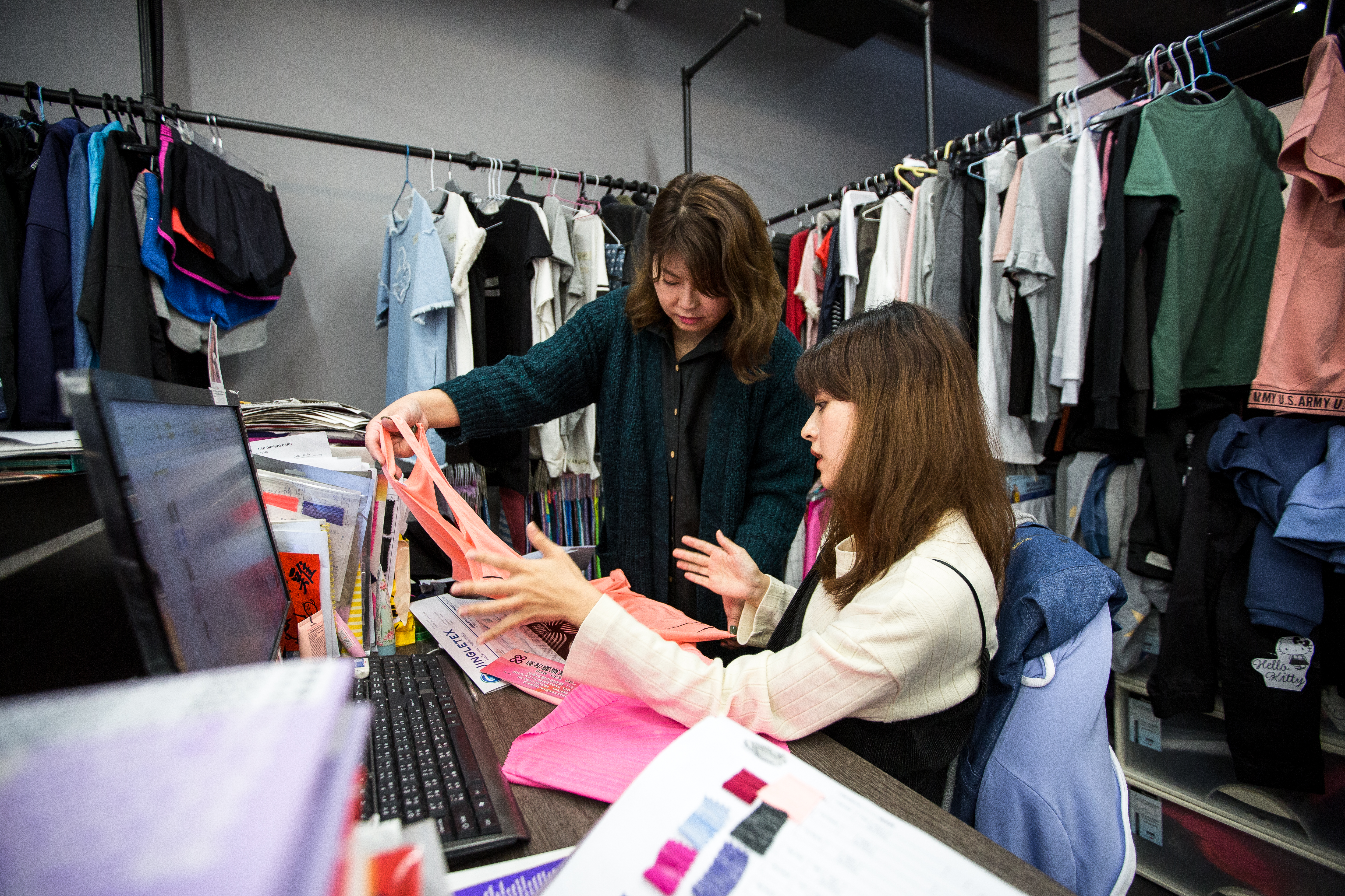 王蘭芳對員工恩威並施，會傾聽員工的想法與心裡話。