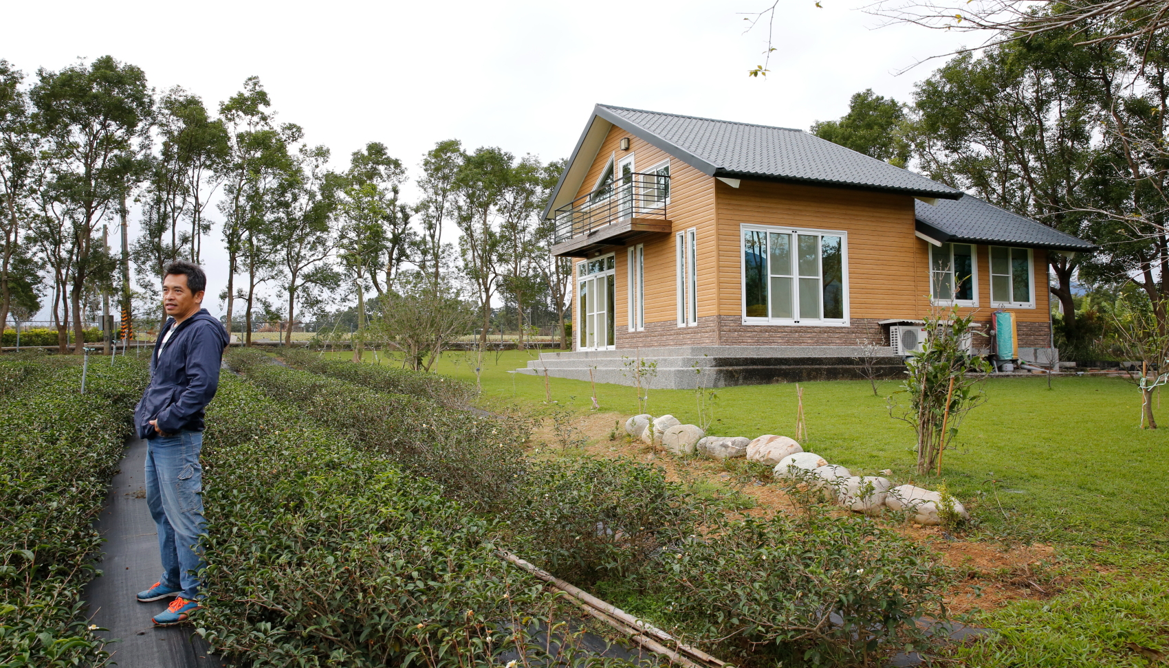 住進「綠舍茶宿」可飽覽鹿野高台遼闊的田園風光。