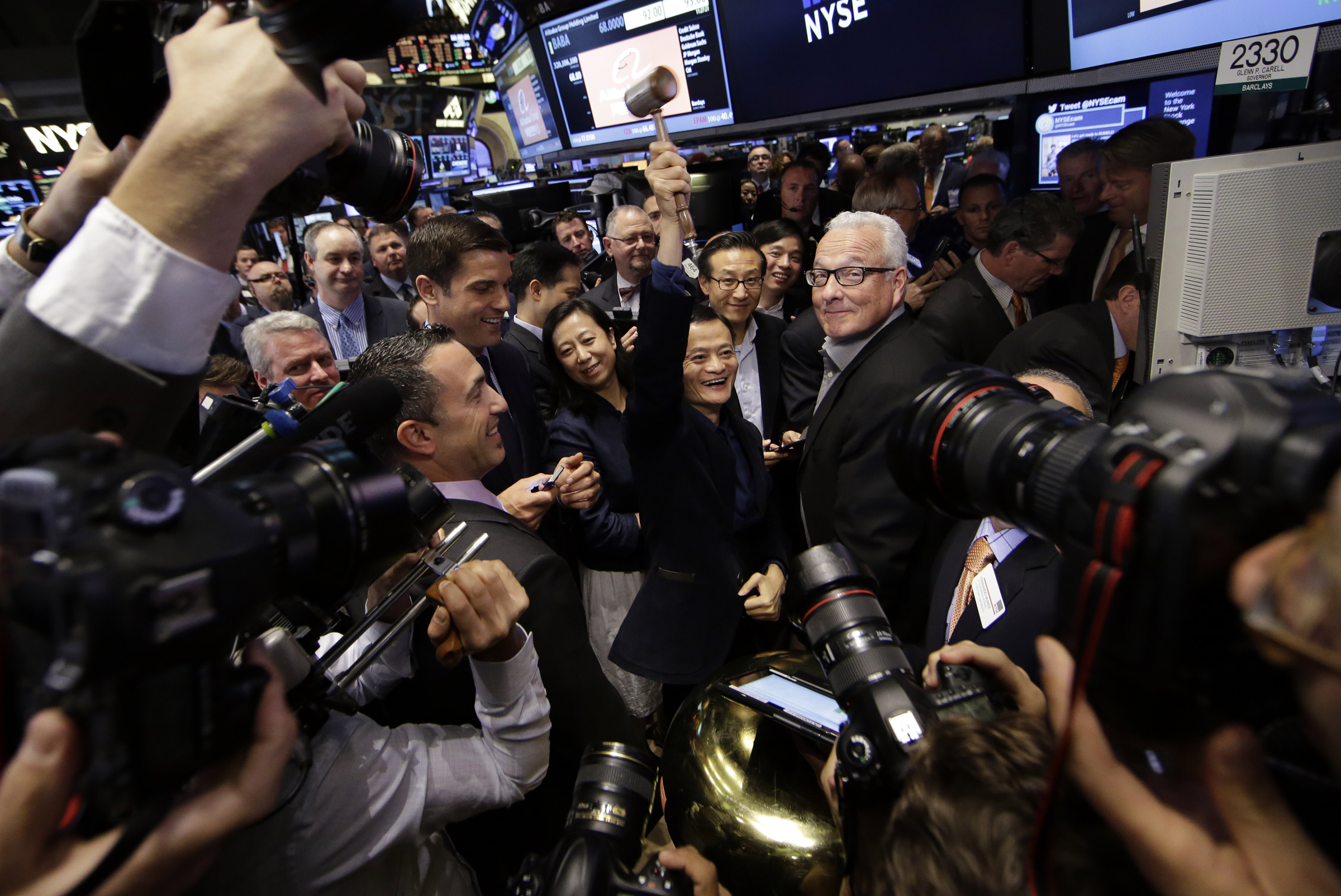 剛開始投資時，張耿豪直接買蘋果的股票而短線獲利，後來卻栽在阿里巴巴股票上。（東方IC）