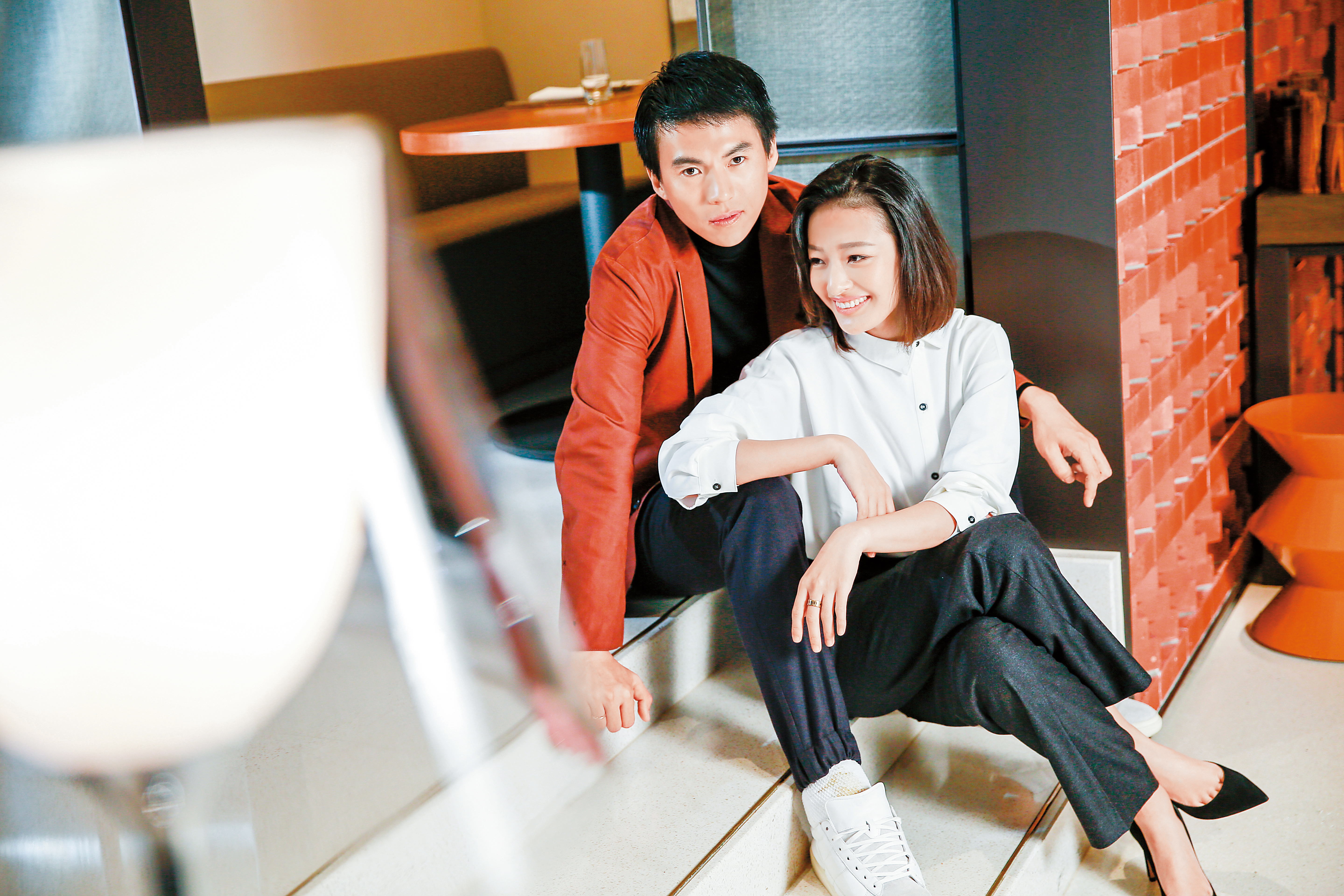 郎月婷與宋寧峰在《相愛相親》演出情侶，185公分高的宋寧峰為了讓身高168公分的郎月婷有小鳥依人感，還特地增重五公斤讓自己看起來更健碩。