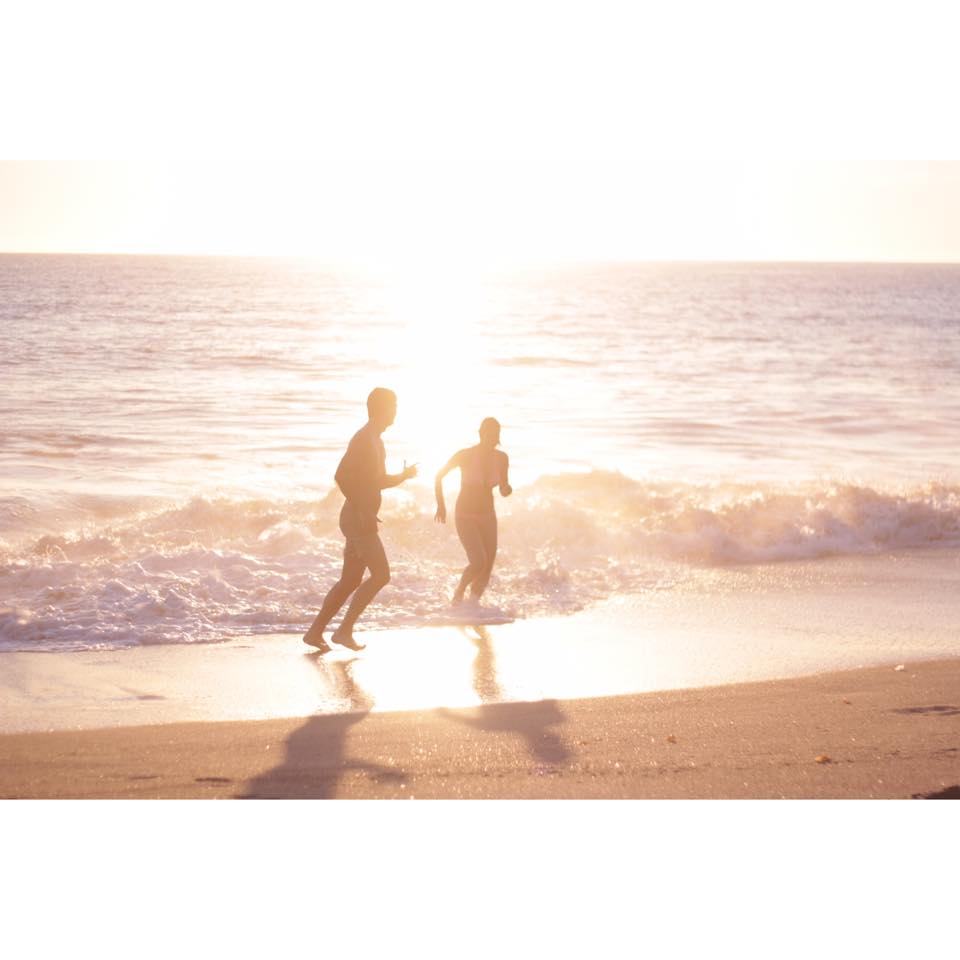 好友的猝死，意外促成了位於舊金山的新創公司Luka聊天機器人（chatbot）的誕生。圖為創辦人珍妮雅．奎達（ Eugenia Kuyda）和最好朋友羅曼．馬茲倫柯（ Roman Mazurenko ）。（翻攝臉書）