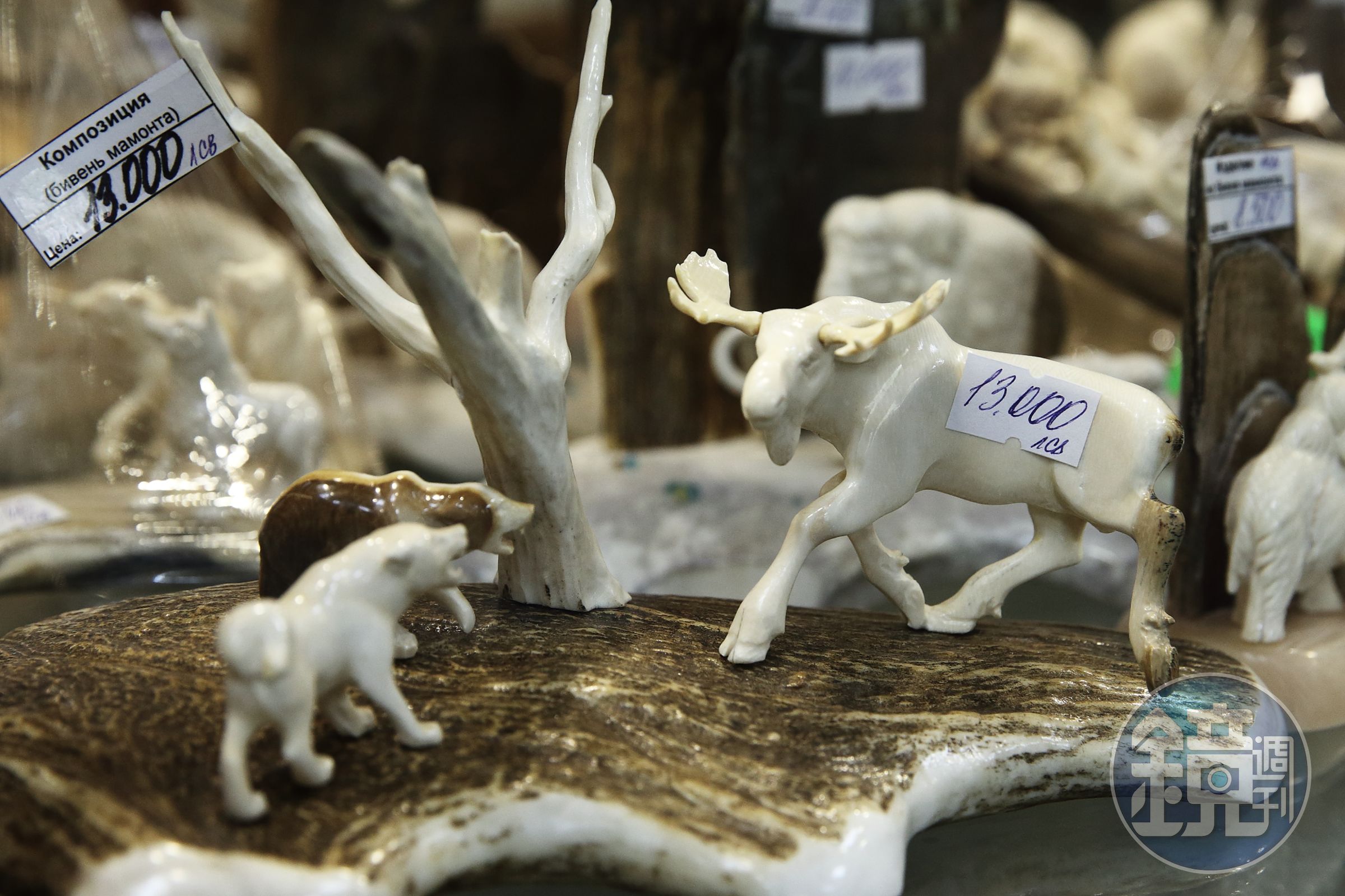 商店裡的雕刻藝品。