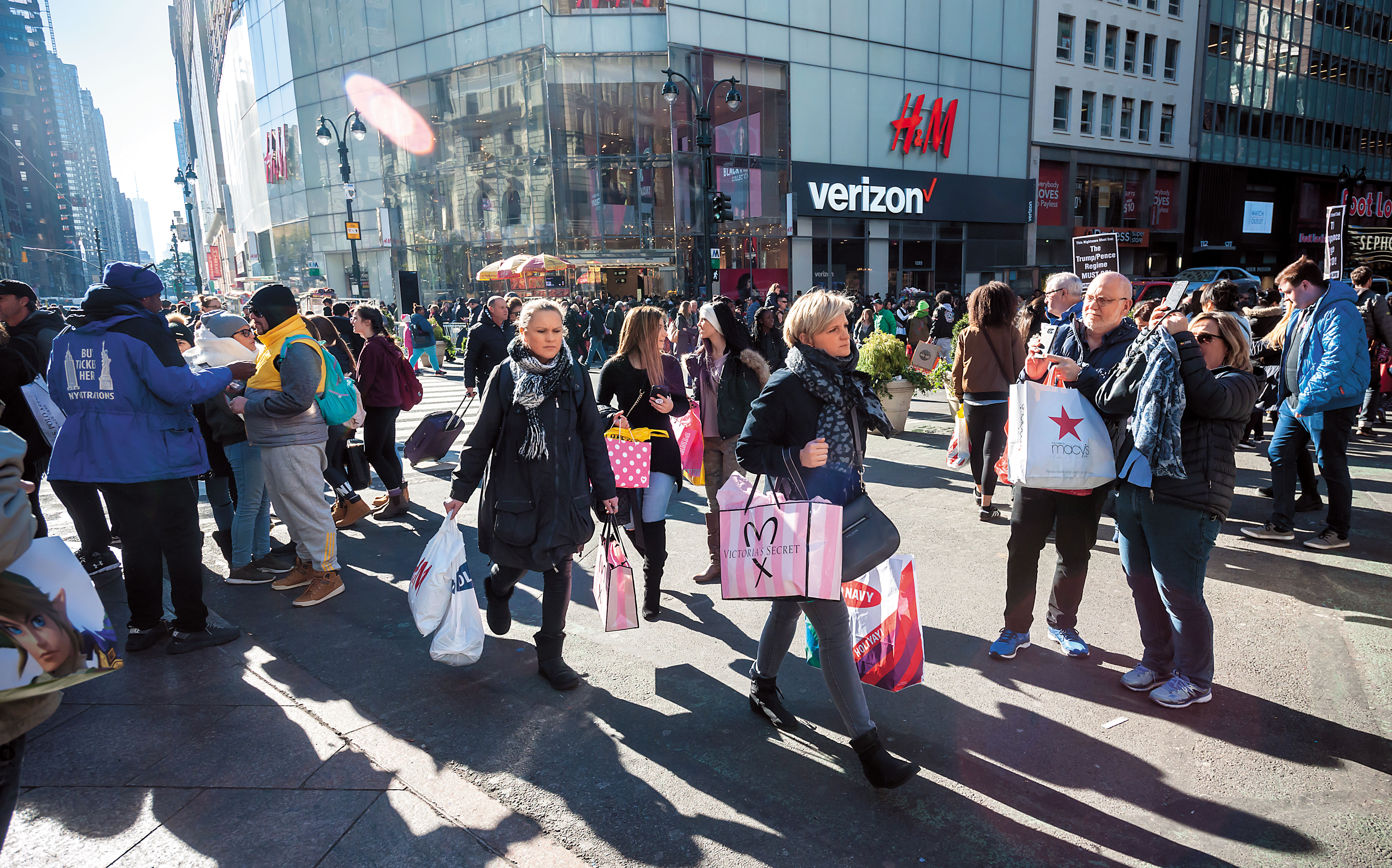 川普祭出史上最大方的減稅方案，將送出大約1.5兆美元的耶誕大禮給美國企業與個人。（東方IC）